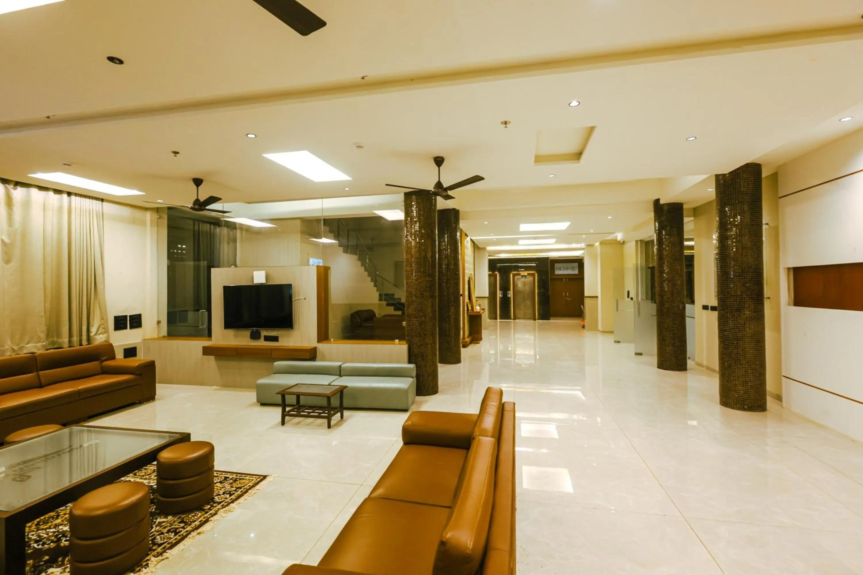 Lobby or reception in Goverdhan Greens Resort Dwarka l Hotels In Dwarka