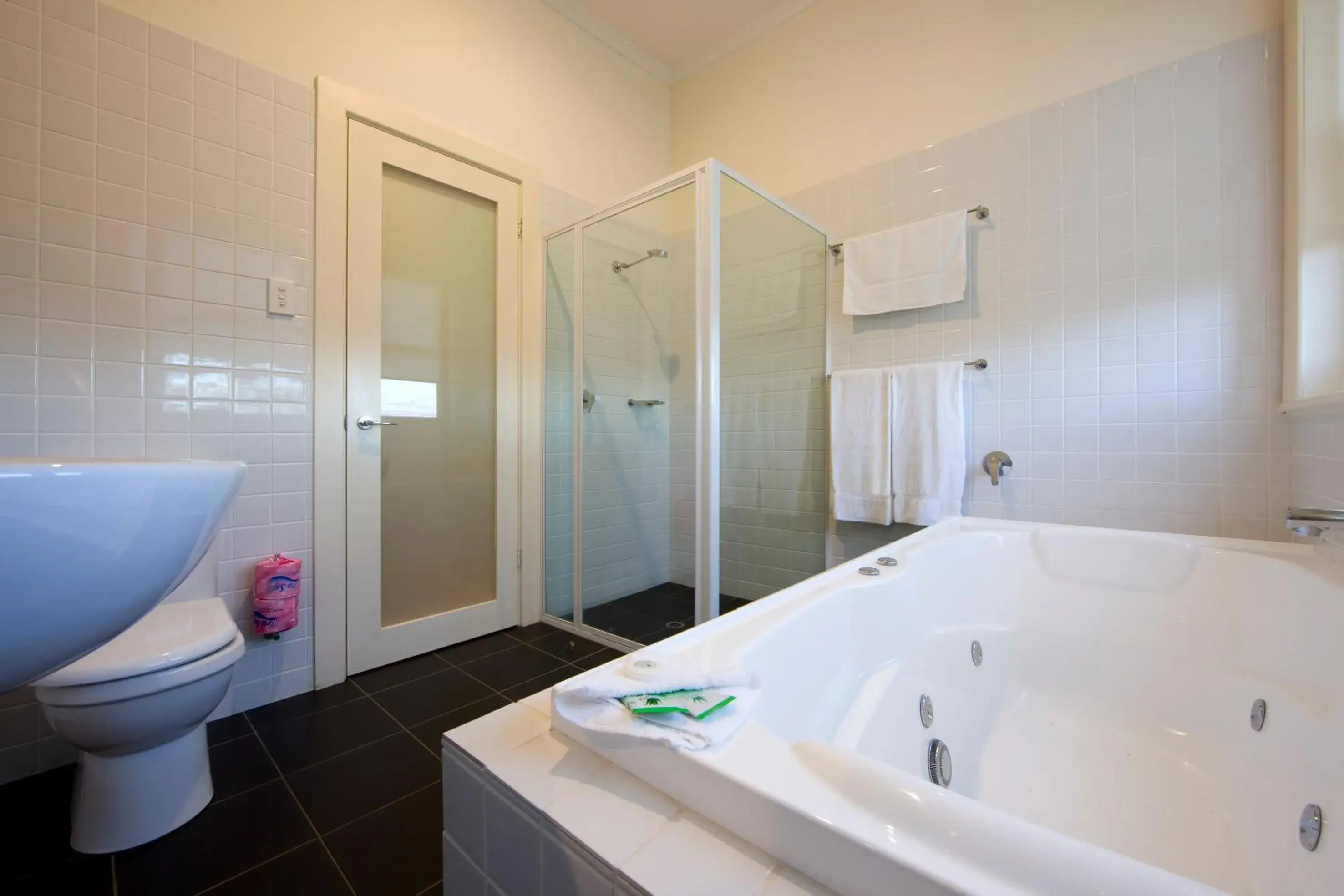 Bathroom in Longview Vineyard Bathroom in Longview Vineyard