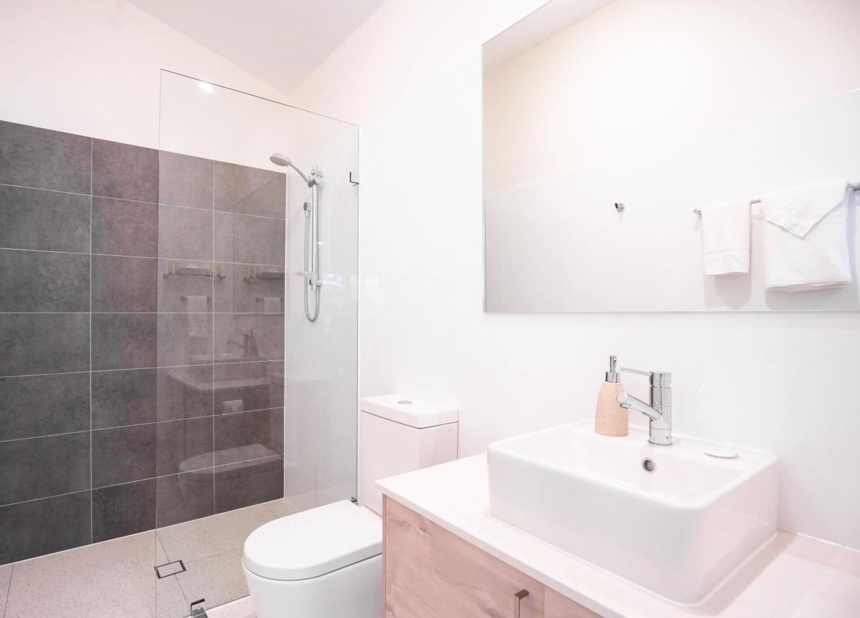 Bathroom in Longview Vineyard