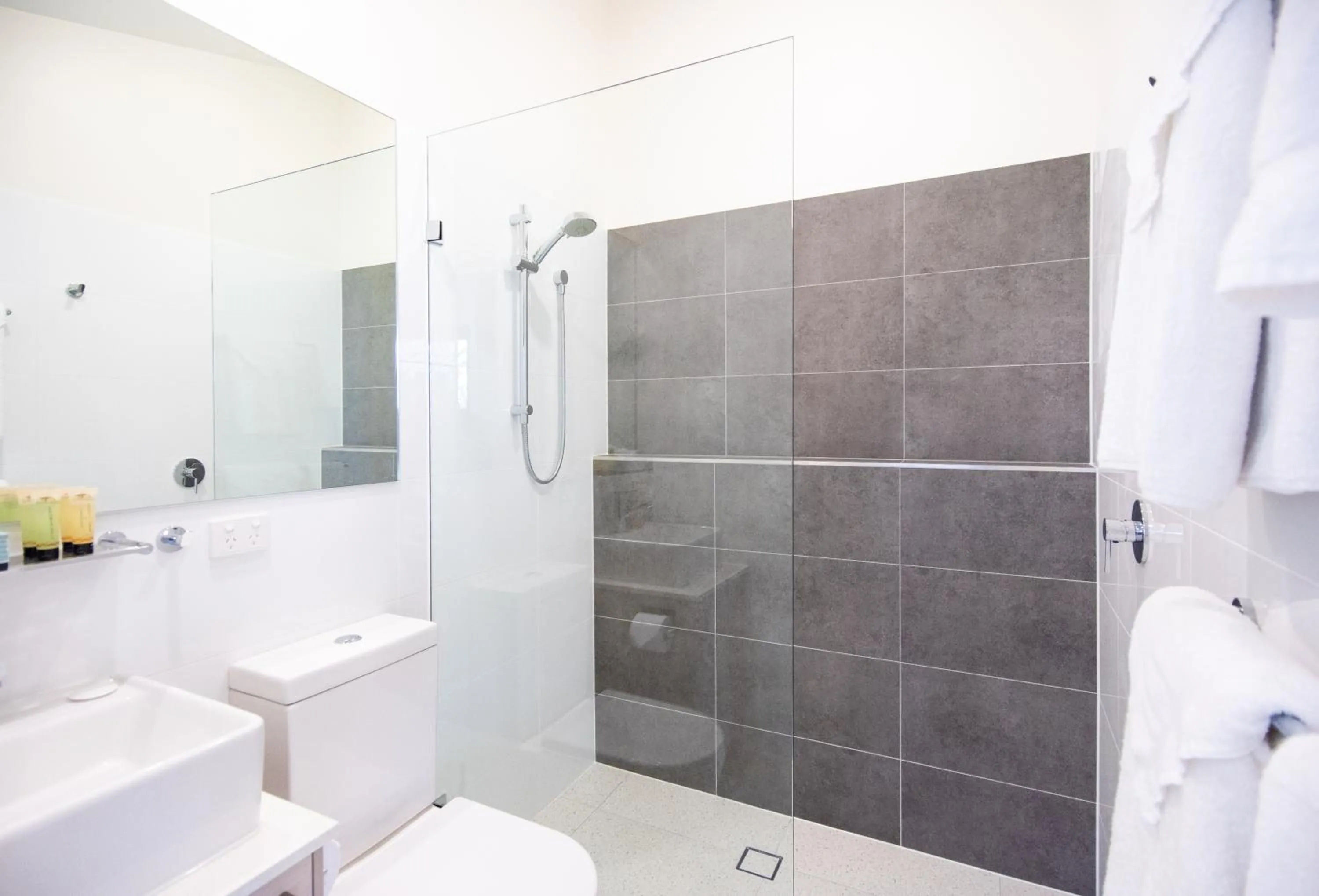 Toilet in Longview Vineyard