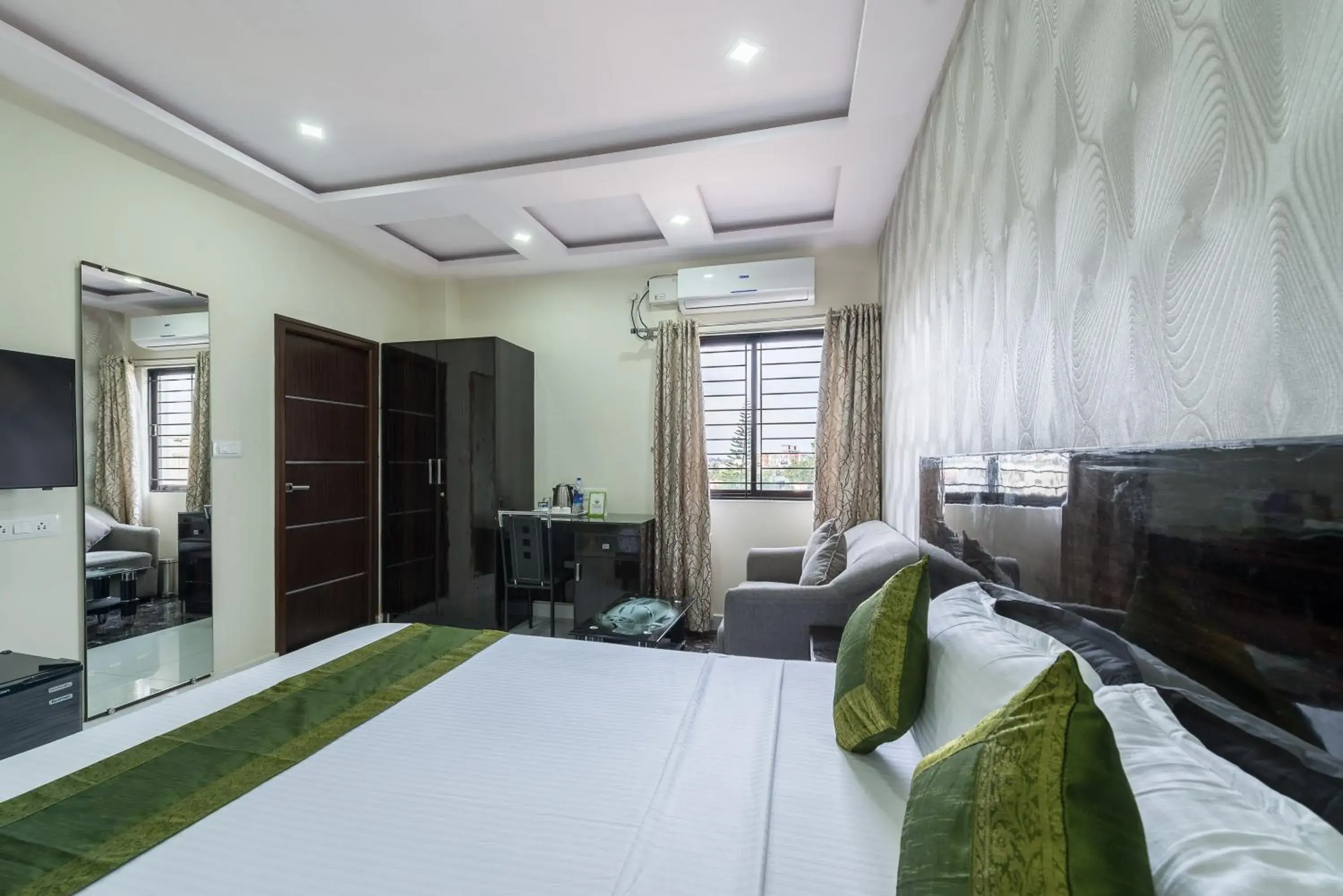 Bed in Treebo Greenwood Premier Suites, Old Airport Road Bed in Treebo Greenwood Premier Suites, Old Airport Road