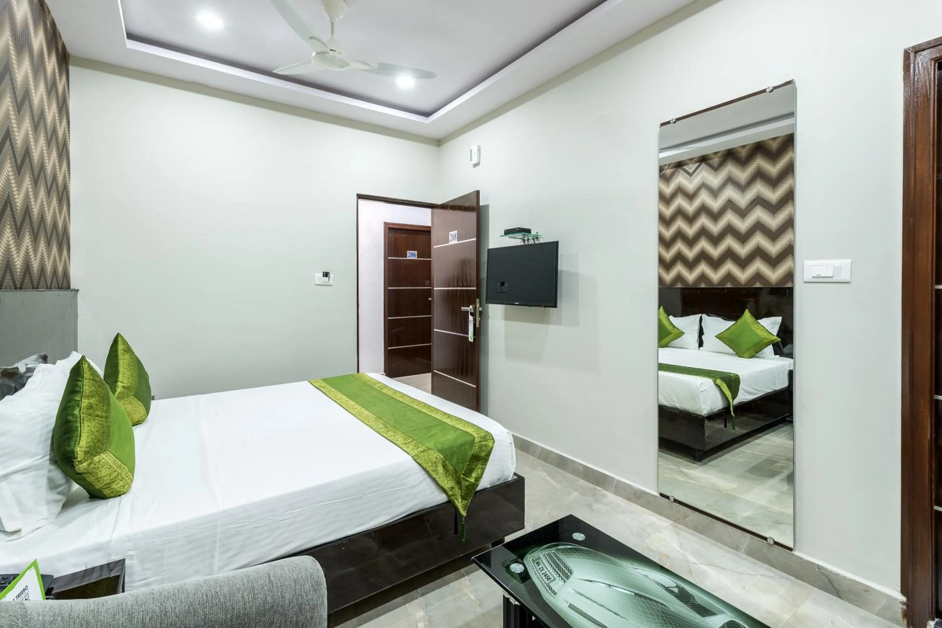 Bed in Treebo Greenwood Premier Suites, Old Airport Road