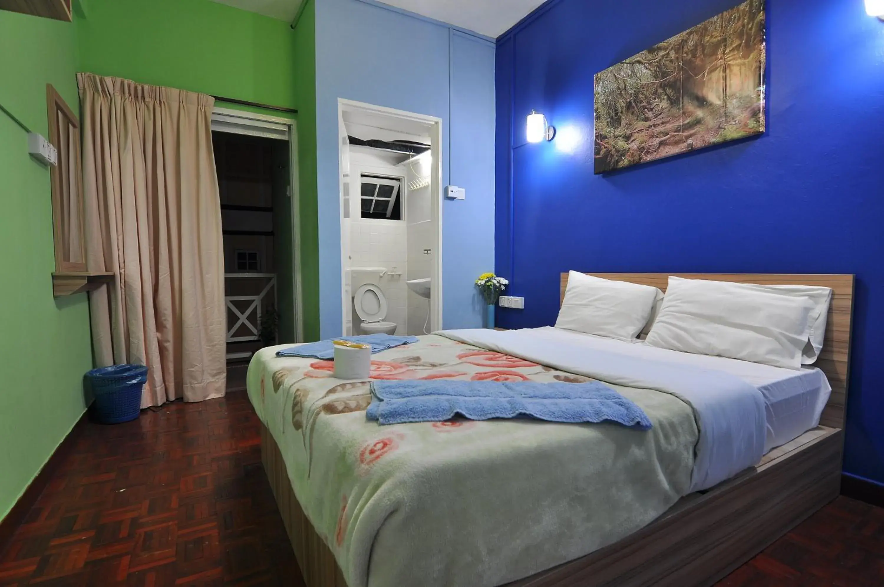 Double Room with Private Bathroom in Orchid Haven Double Room with Private Bathroom in Orchid Haven