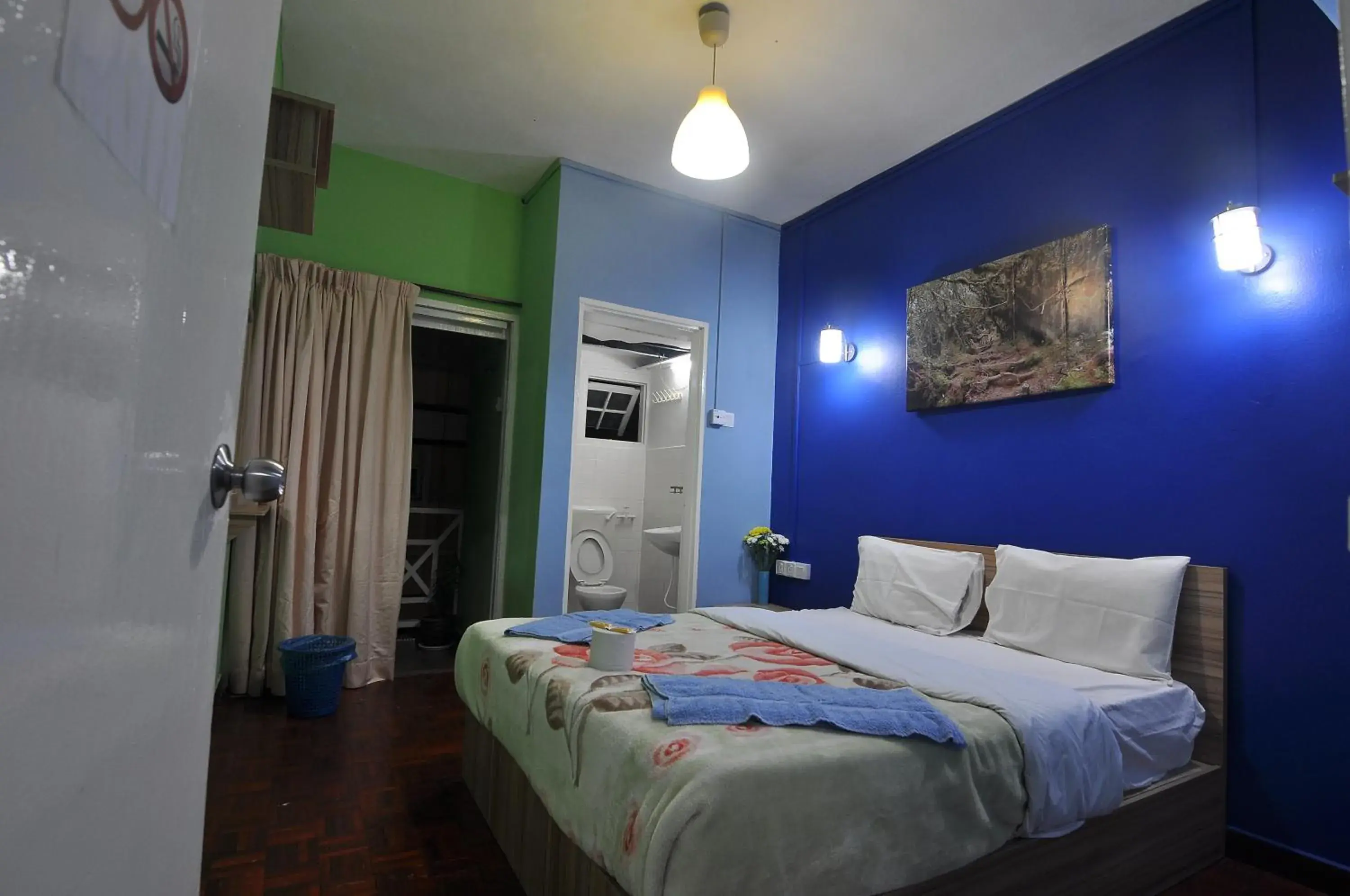 Double Room with Private Bathroom in Orchid Haven Double Room with Private Bathroom in Orchid Haven