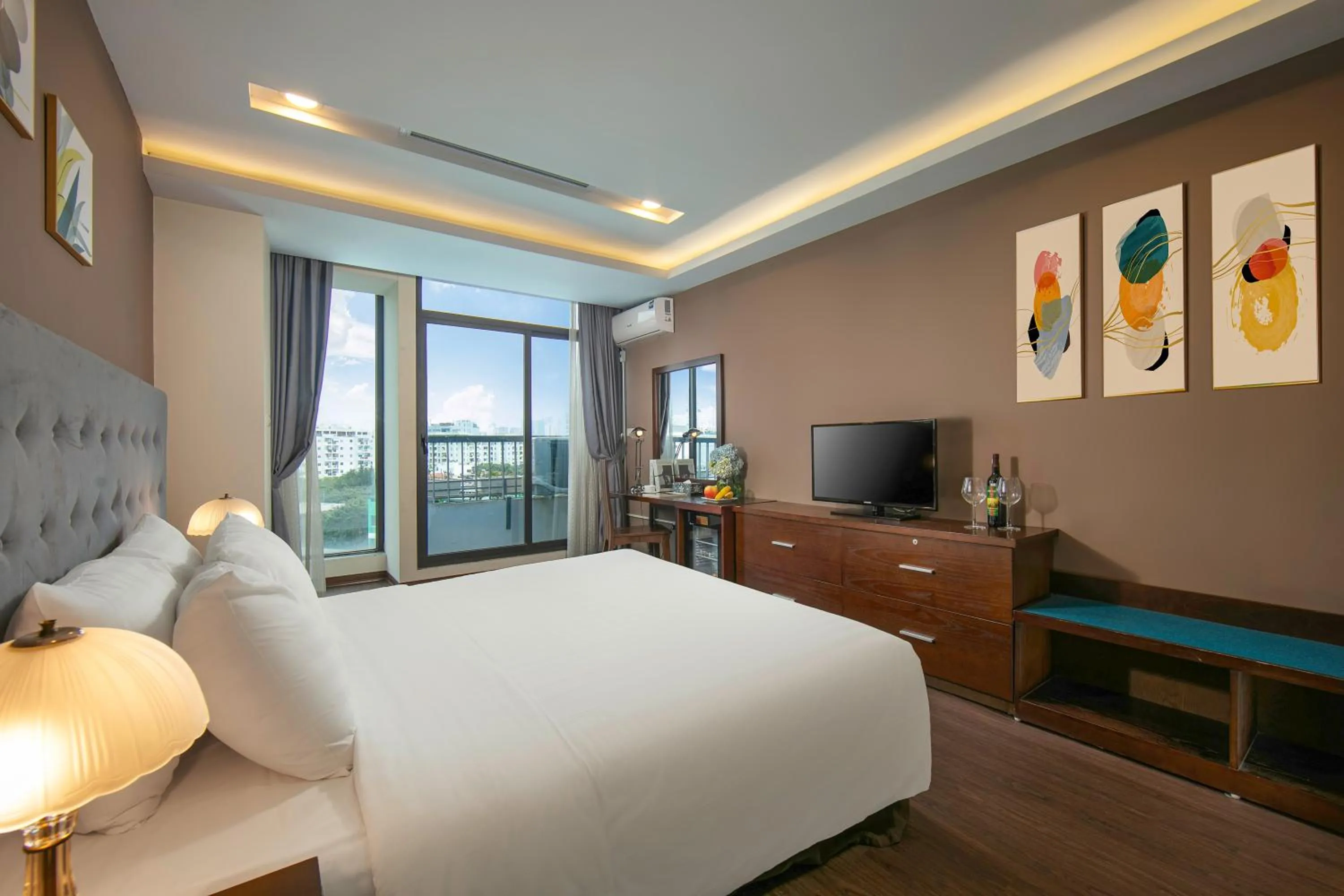 Bed in Brilliant Me Tri Hotel & Spa