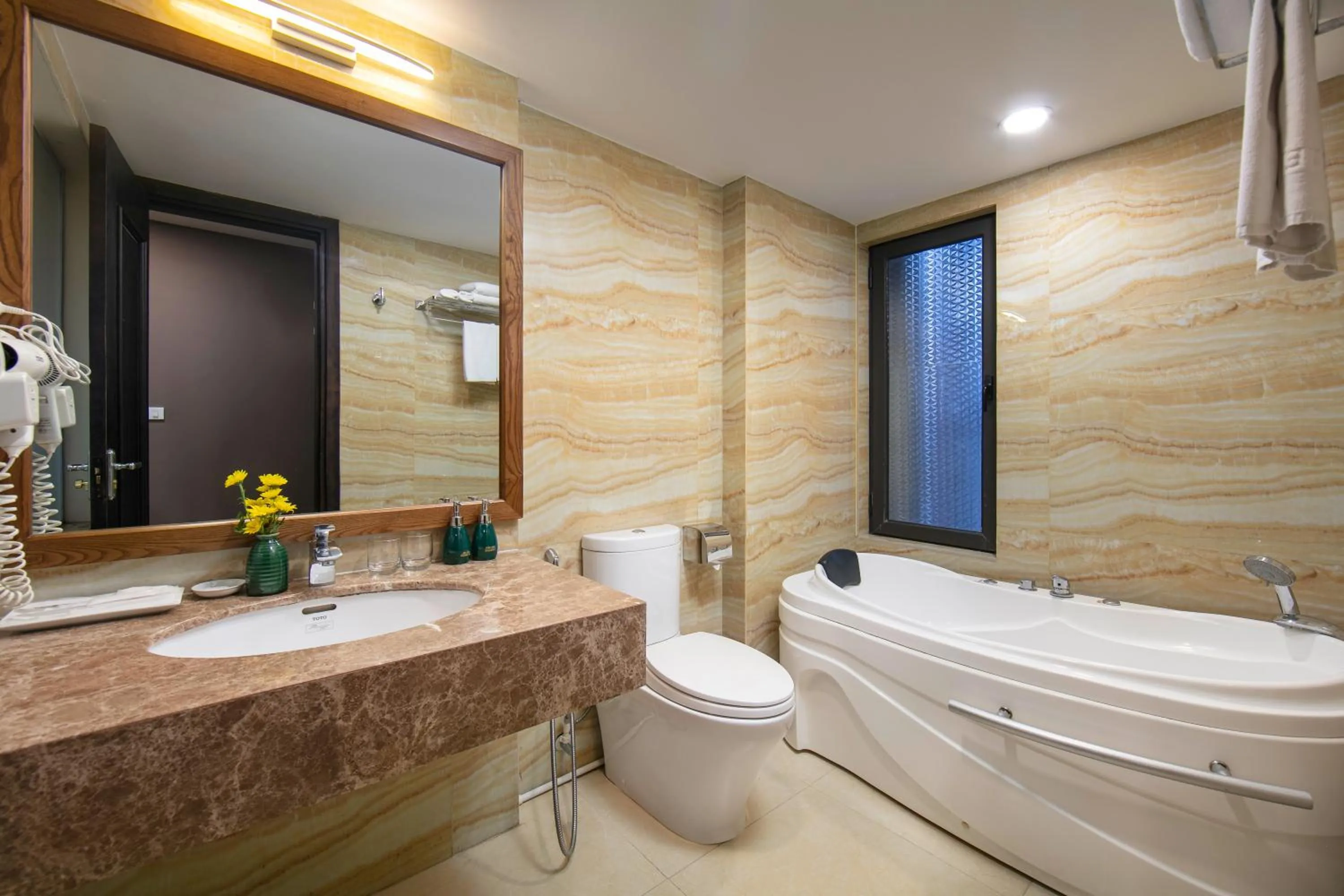 Brilliant Me Tri Hotel & Spa