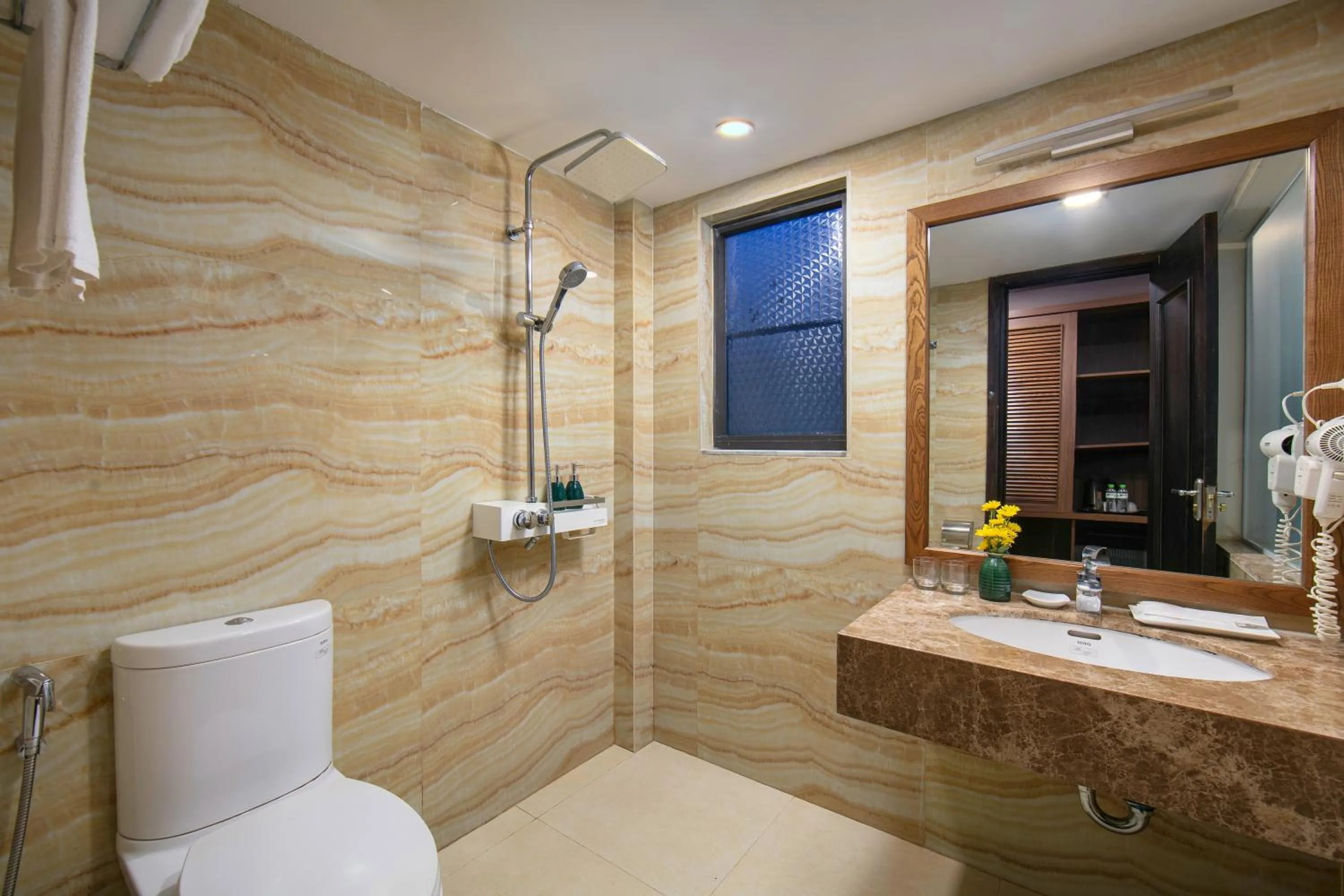 Brilliant Me Tri Hotel & Spa