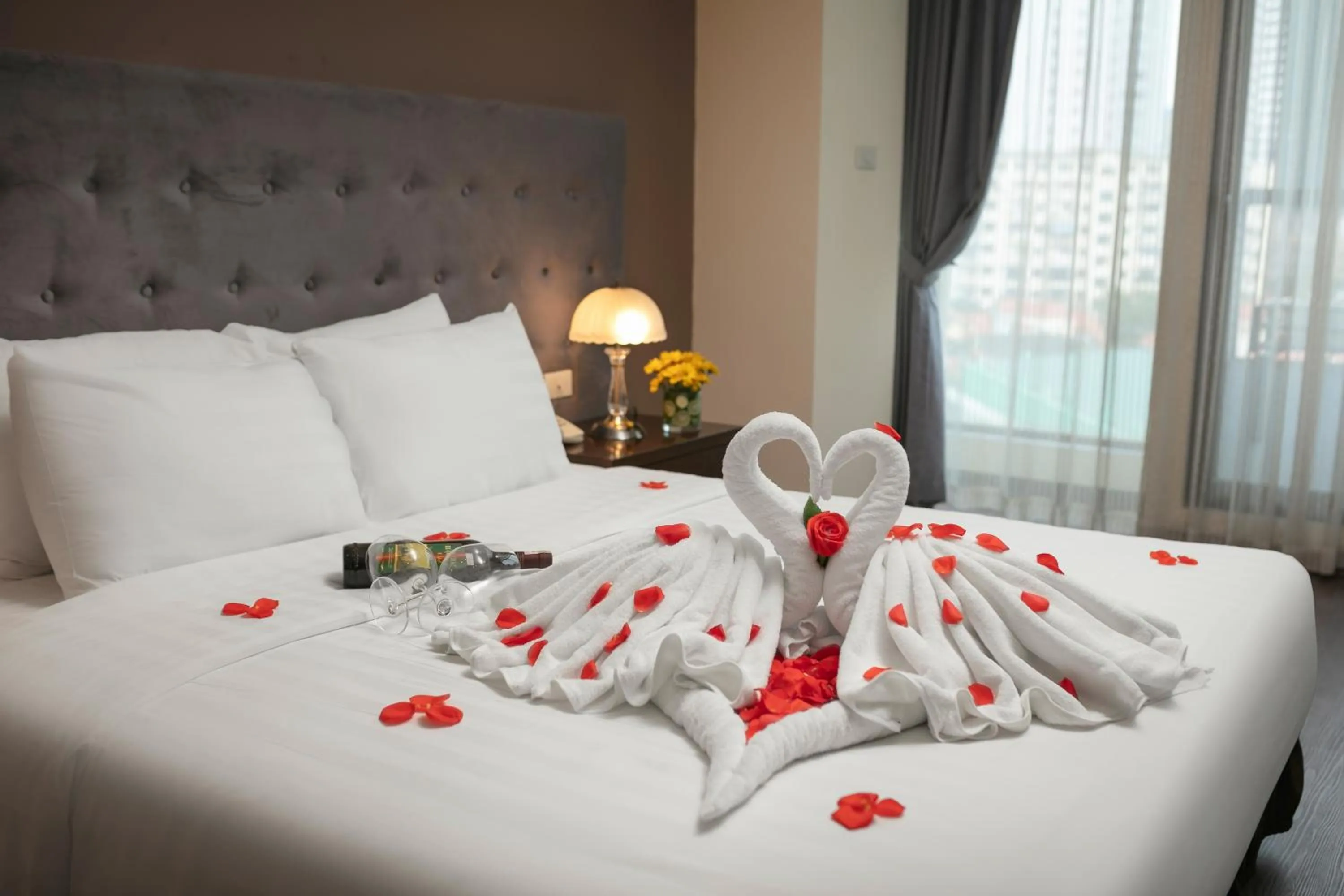 Bed in Brilliant Me Tri Hotel & Spa