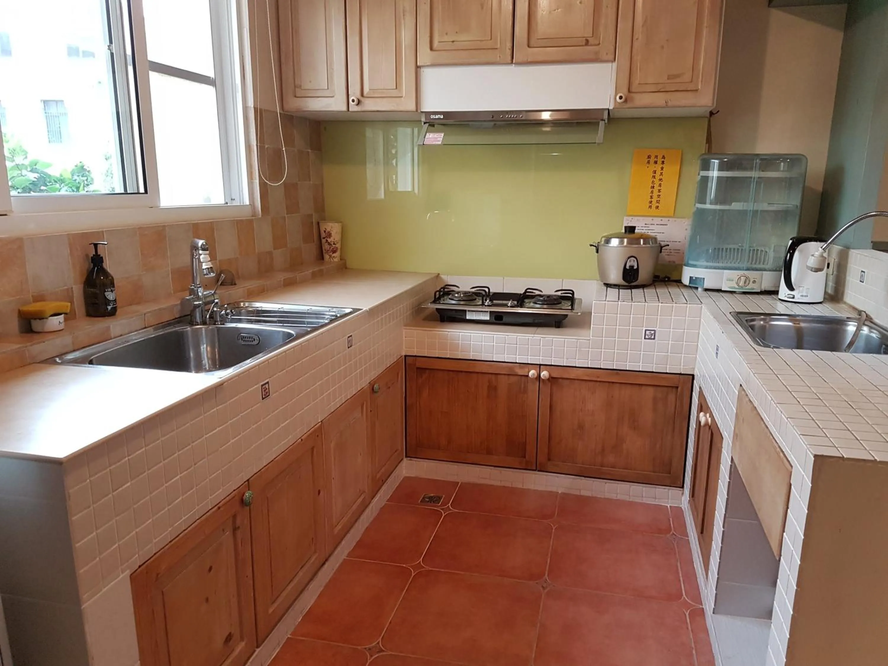 Communal kitchen in Village Villa B&B