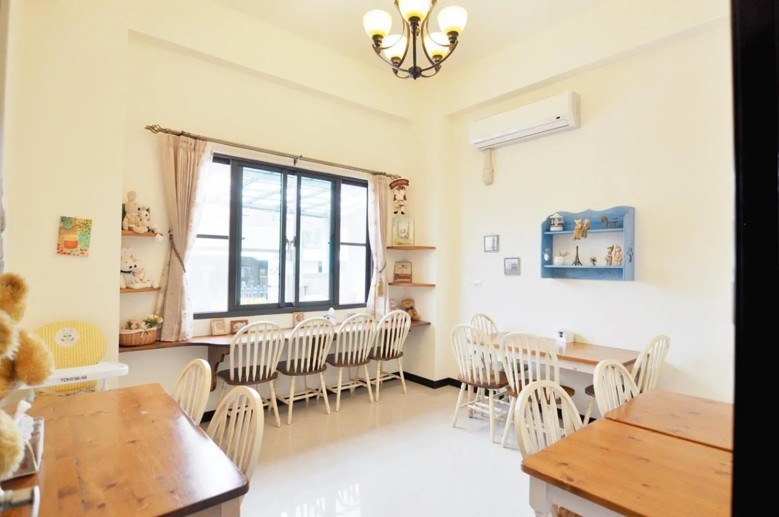 Restaurant/places to eat in Village Villa B&B