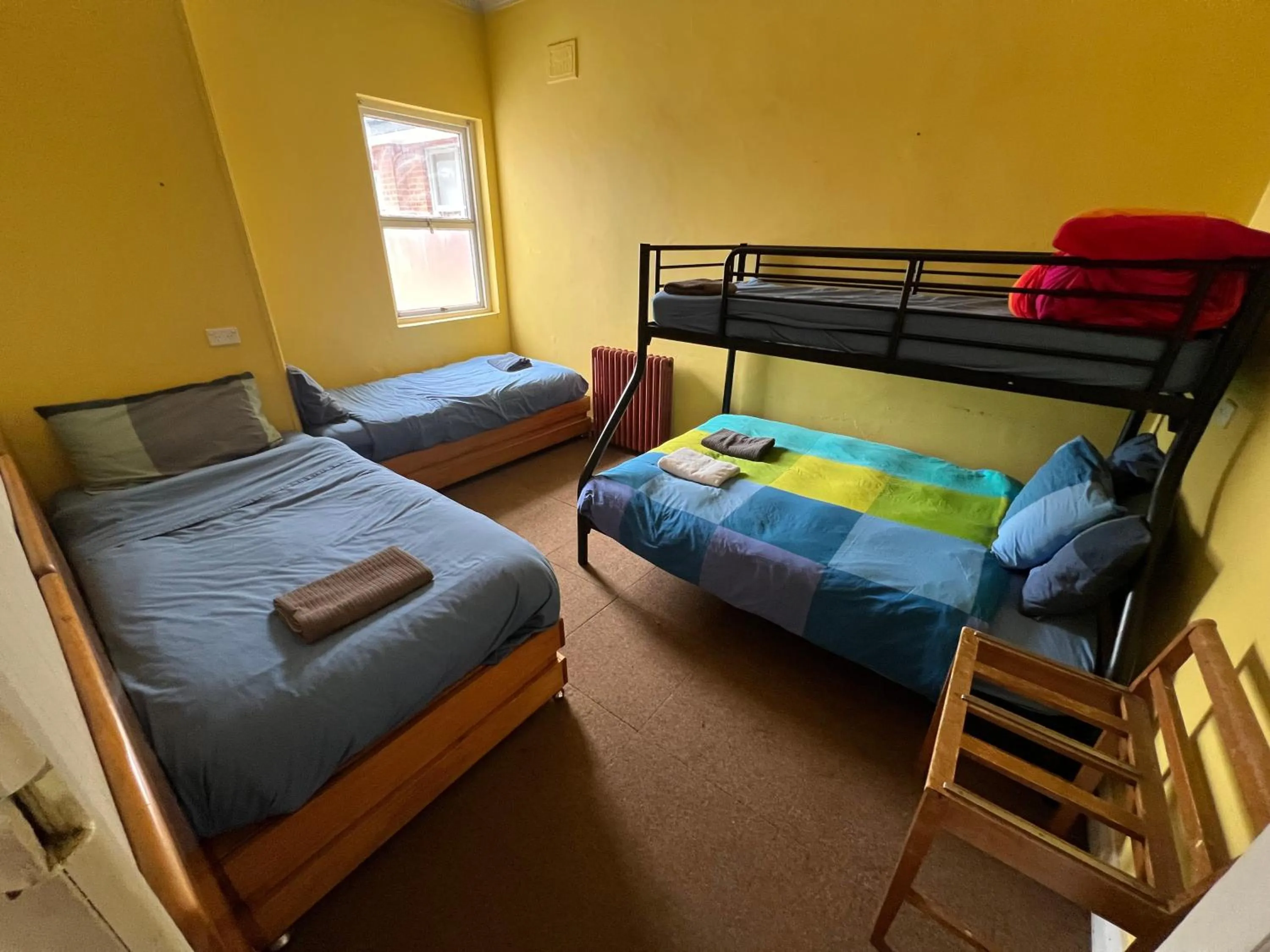 Bed in Bunkhouse Motel Cooma