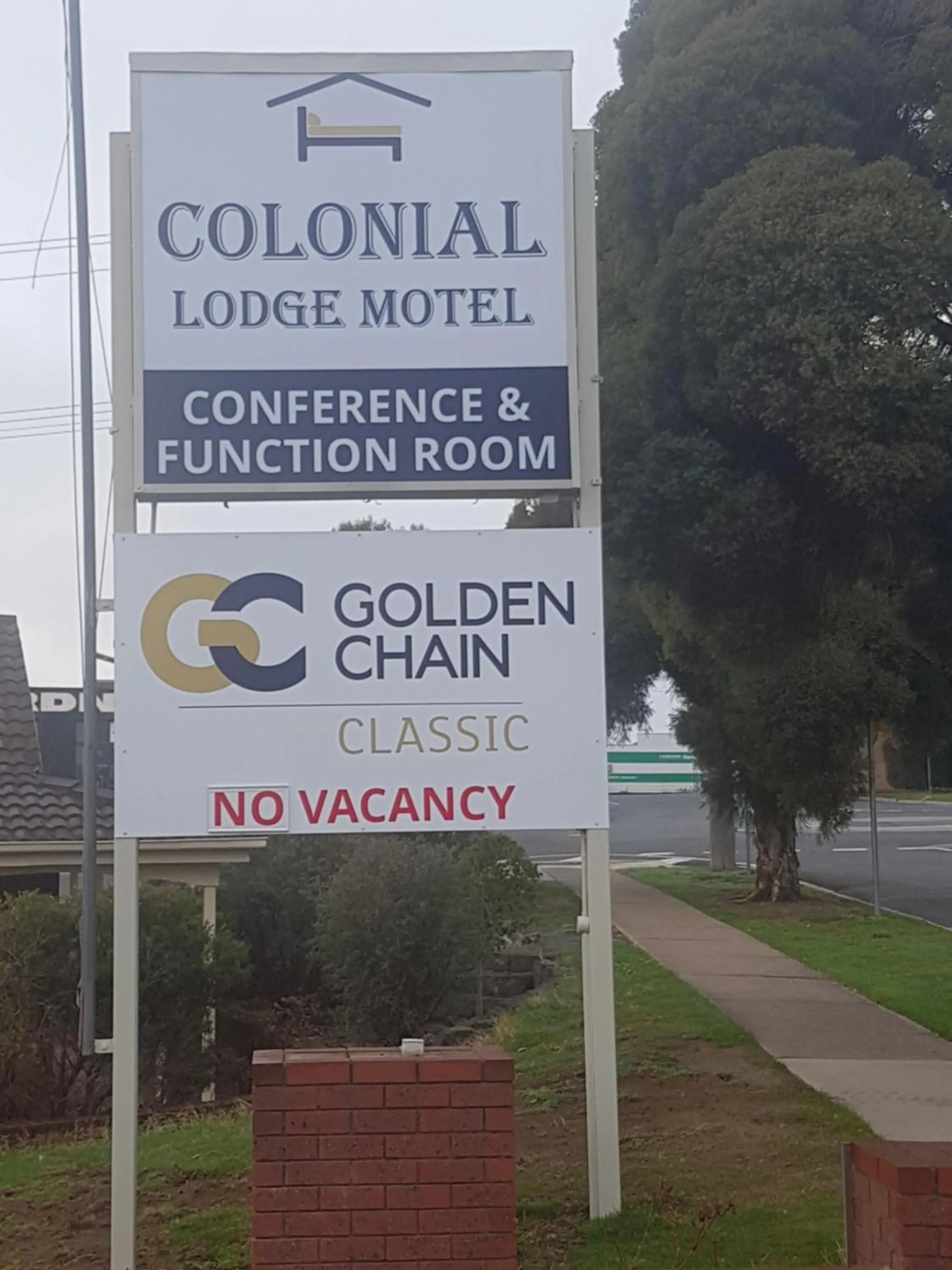 Property logo or sign in Ararat Colonial Lodge Motel