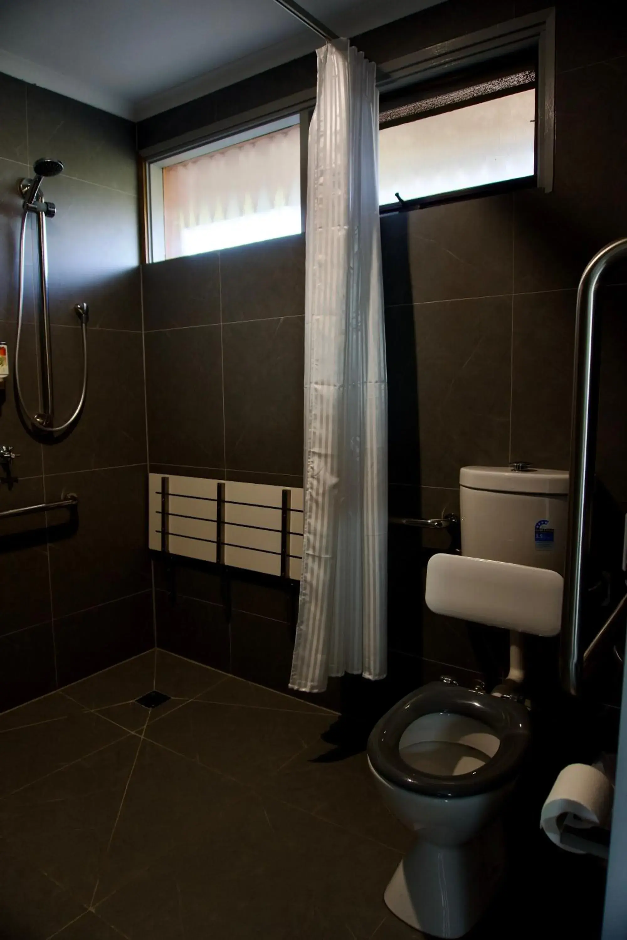Twin Room - Disability Access in Ararat Colonial Lodge Motel Twin Room - Disability Access in Ararat Colonial Lodge Motel