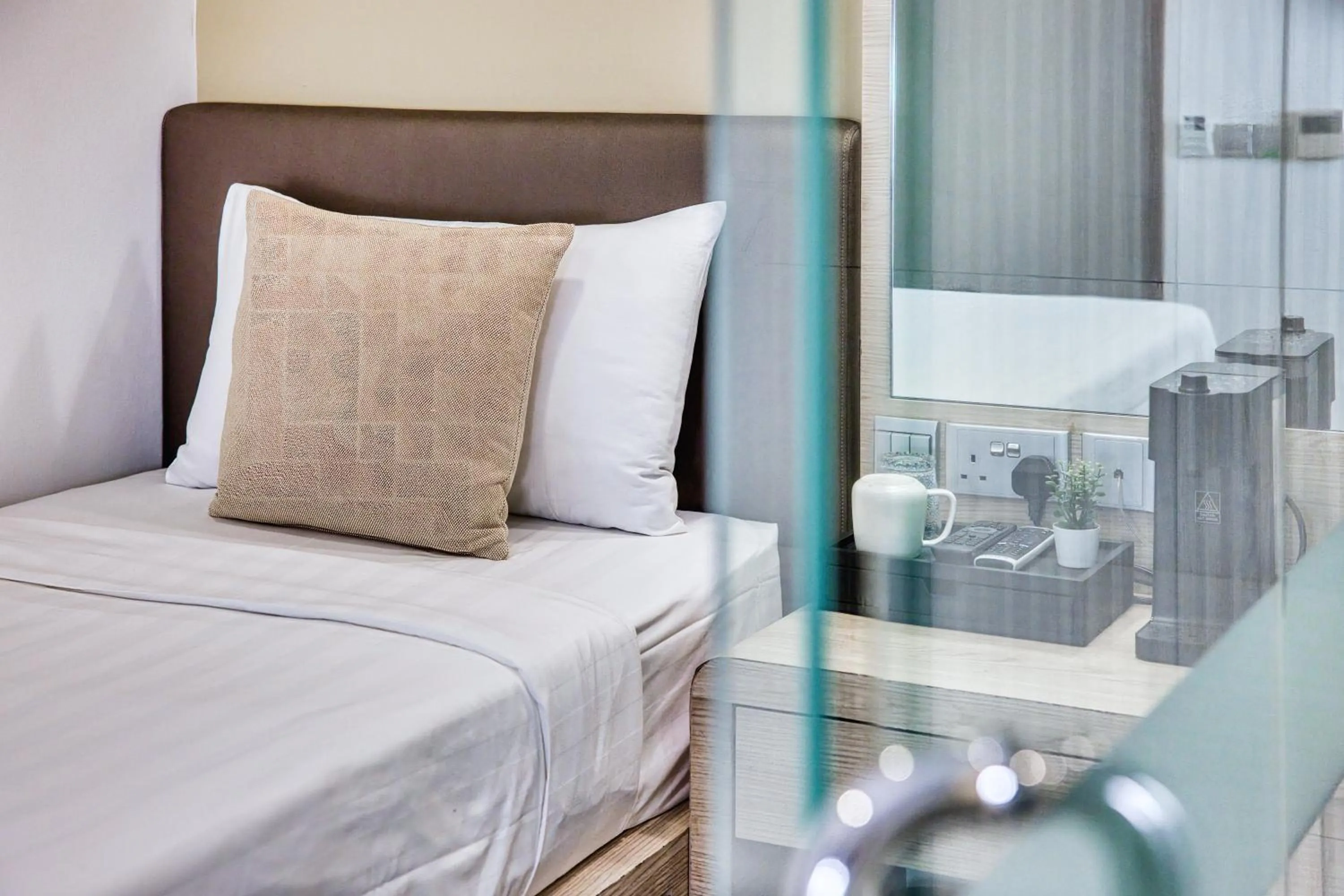 Photo of the whole room, Bed in Habyt Clarke Quay