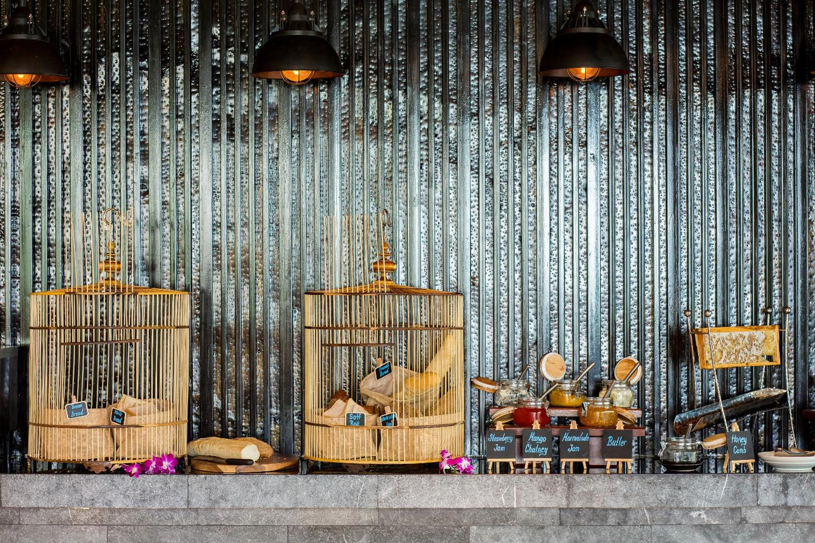 Restaurant/places to eat in Fusion Suites Phuket Patong