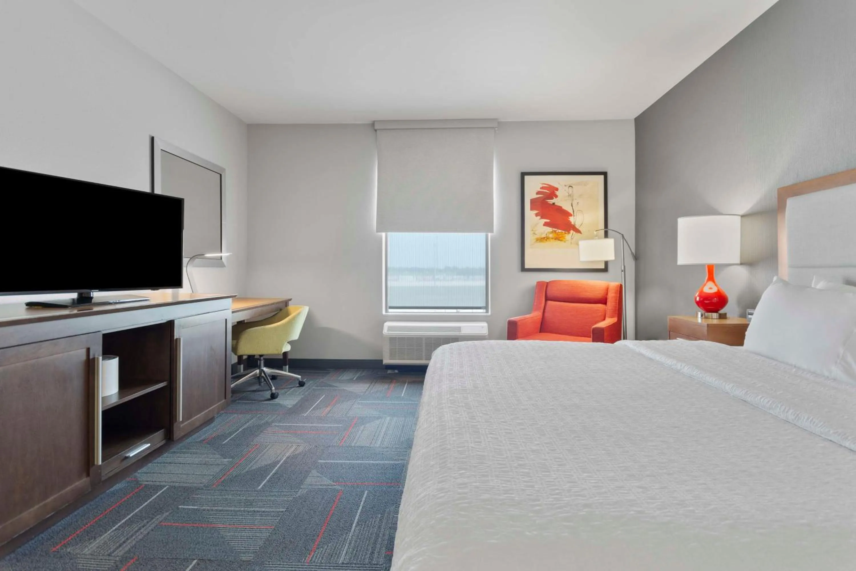 Bedroom, Bed in Hampton Inn & Suites Columbus Scioto Downs