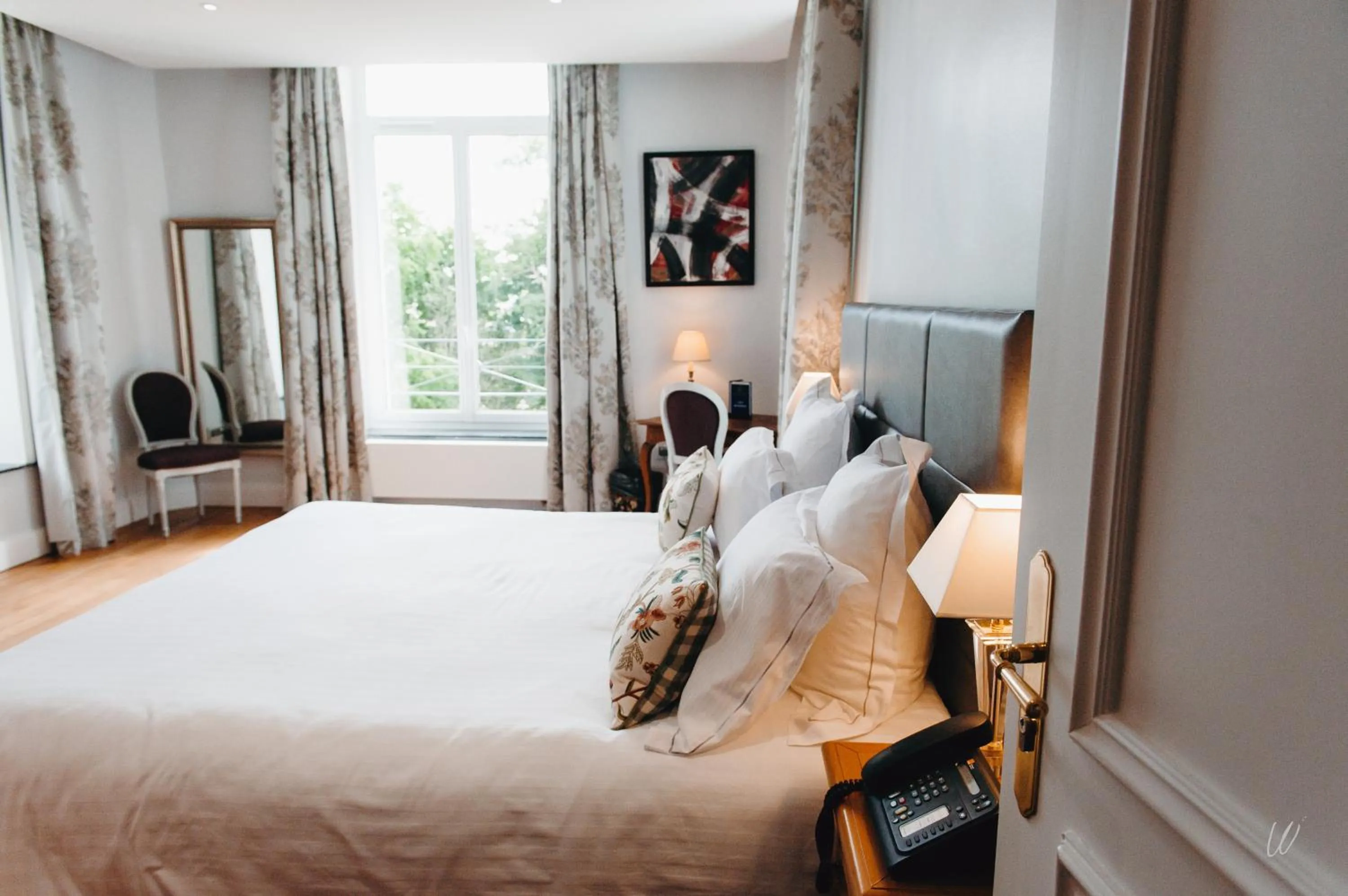 Bed in Hôtel Château de la Marlière