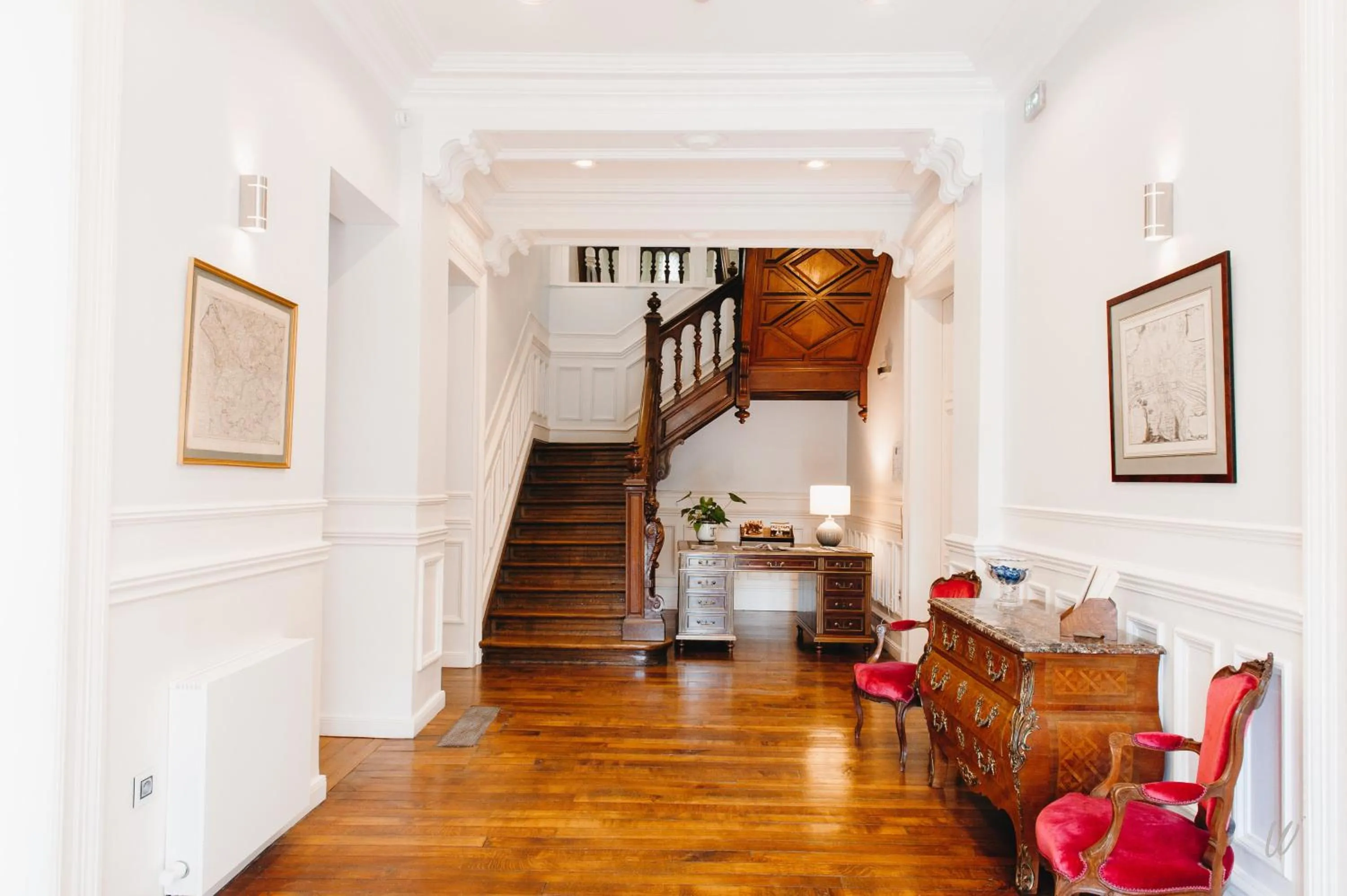 Lobby or reception in Hôtel Château de la Marlière