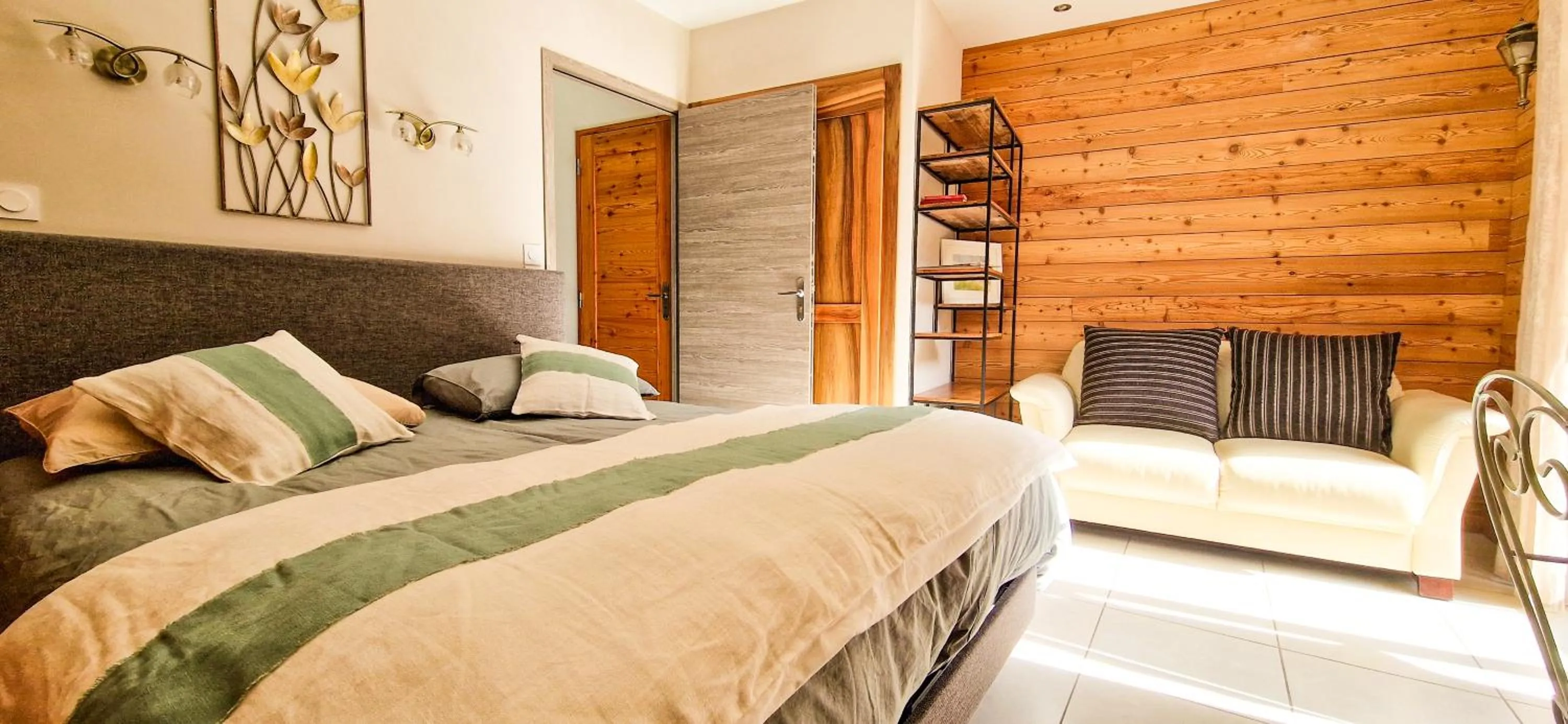 Bed in Les Clarines Perceneige - Chambre d'Hôtes Vue Sur Montagne & SPA