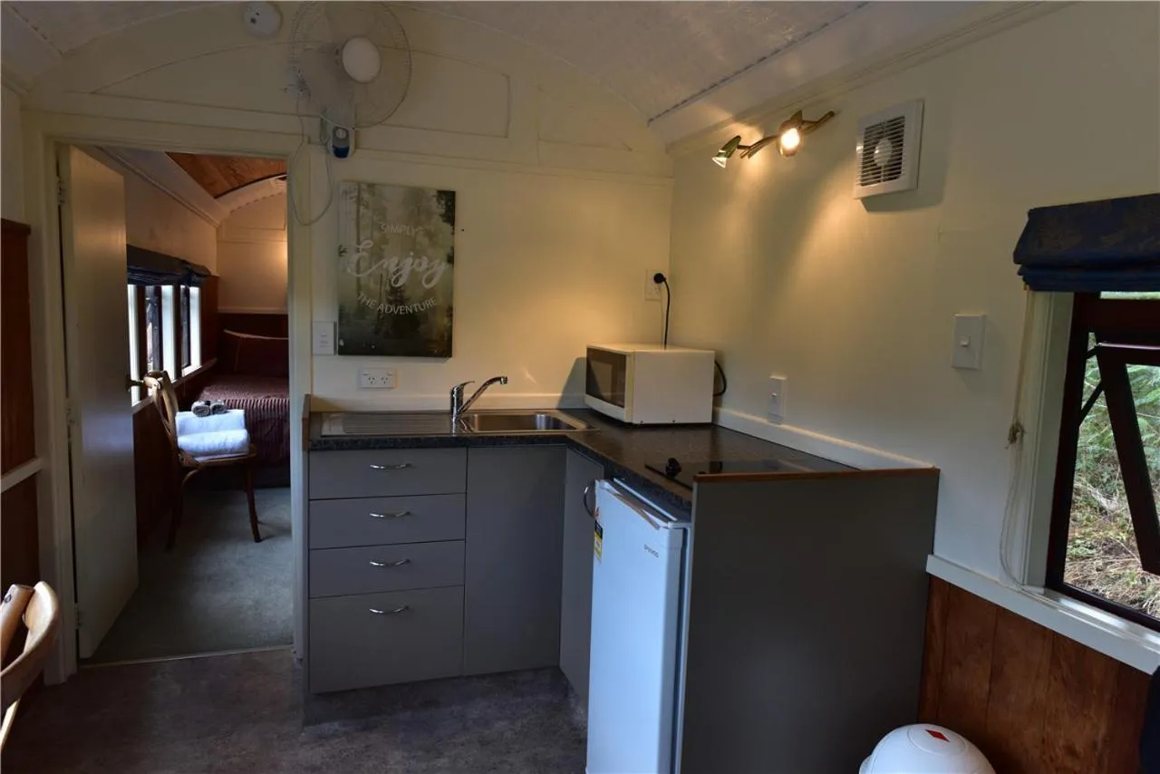 kitchen in Woodlyn Park Motel