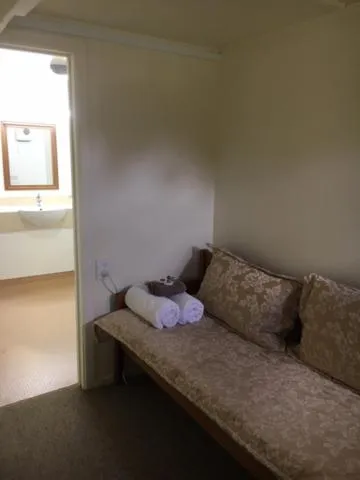 towels, Bed in Woodlyn Park Motel