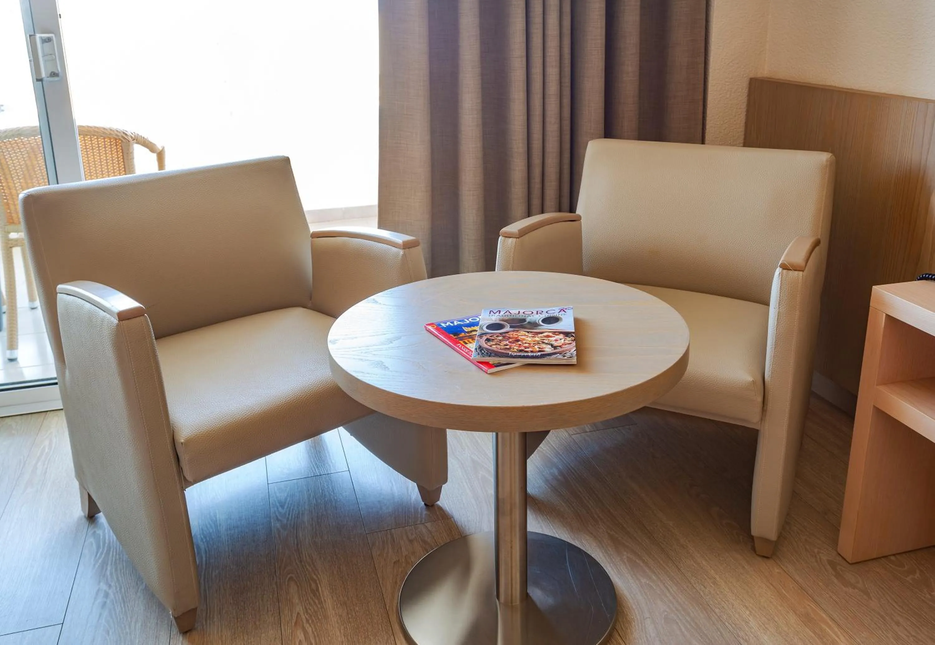 Photo of the whole room in Marins Playa