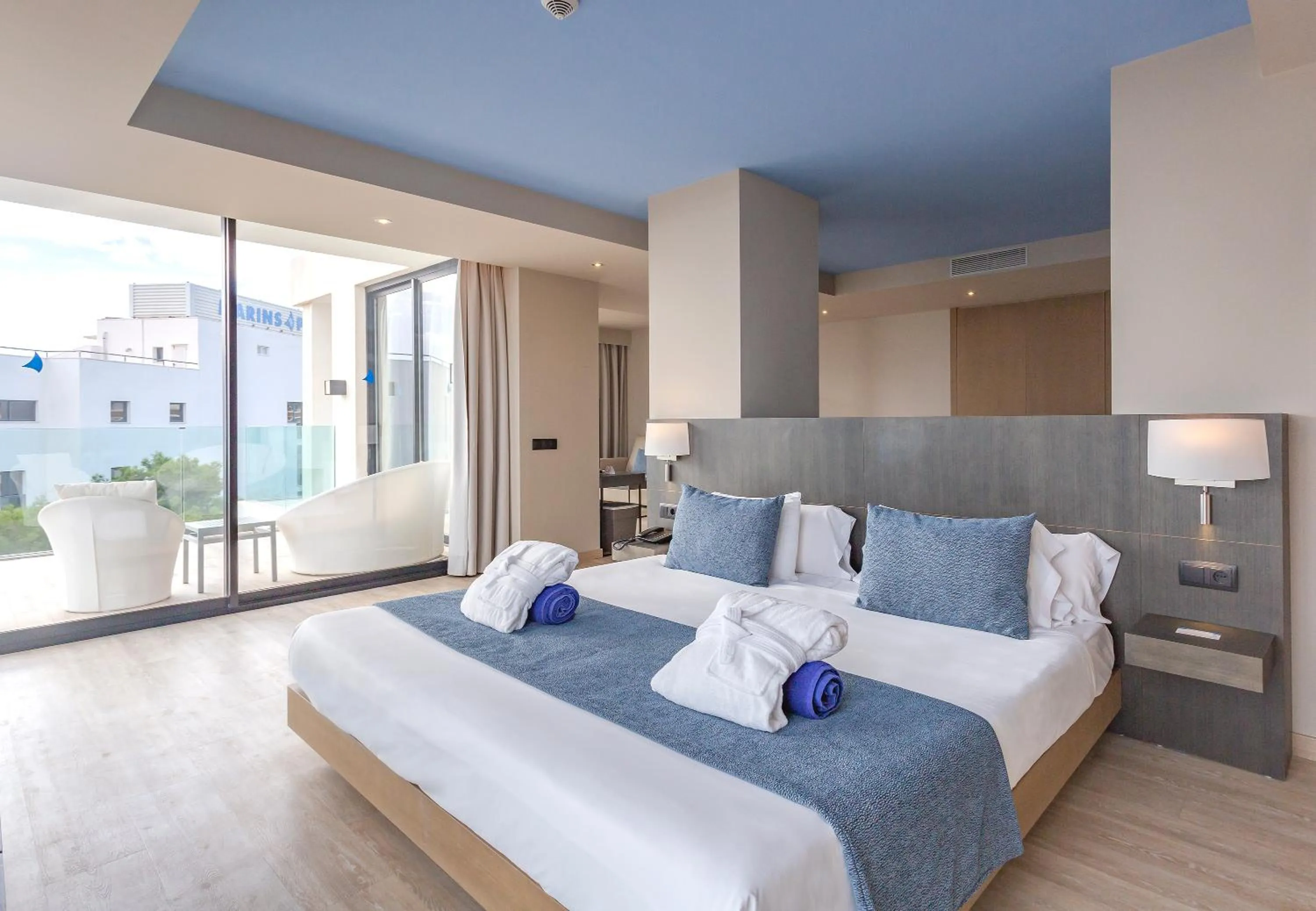 Bedroom, Bed in Marins Playa