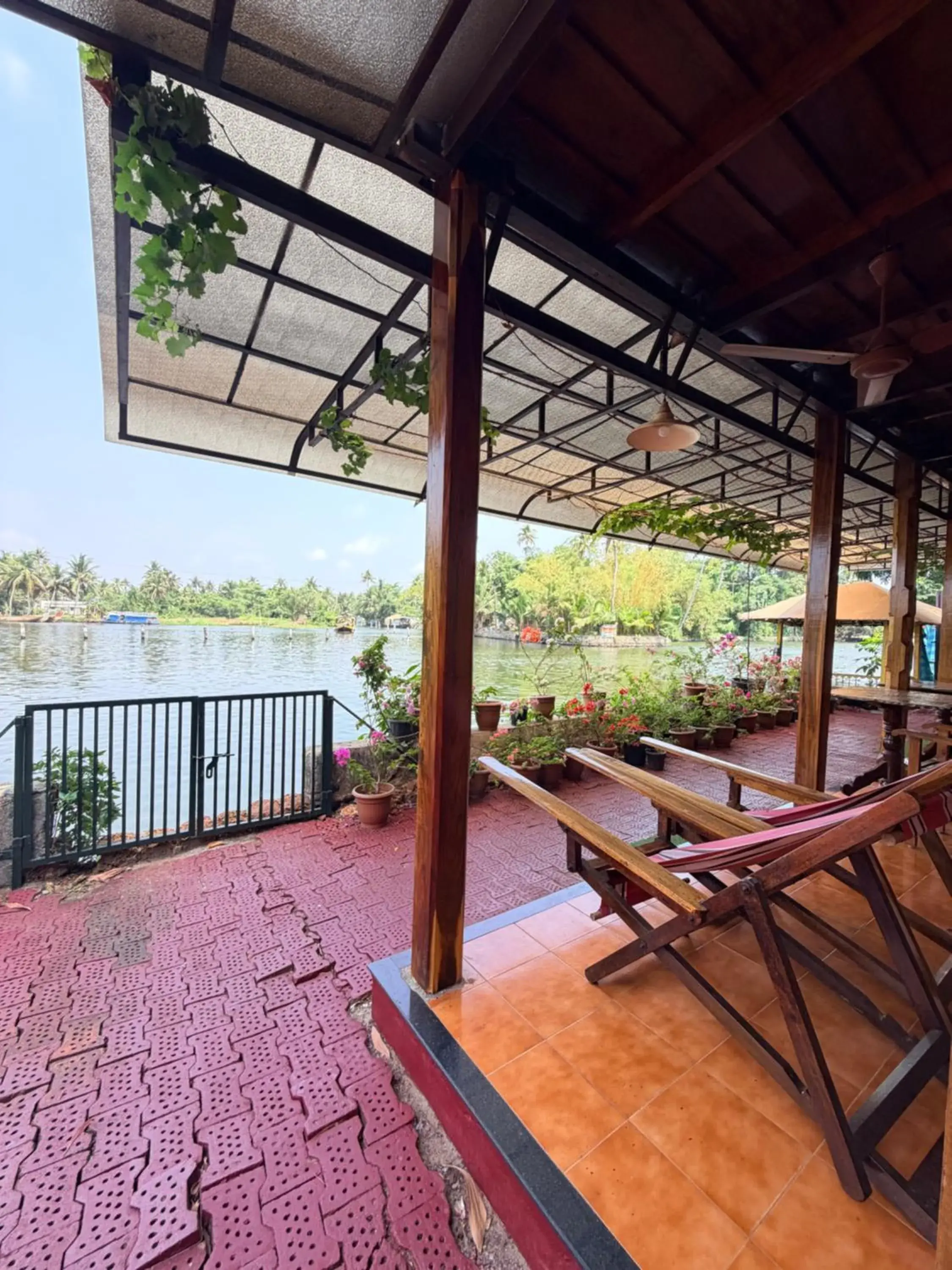 Lower Floor Base Room in Malayalam Lake Resort Lower Floor Base Room in Malayalam Lake Resort