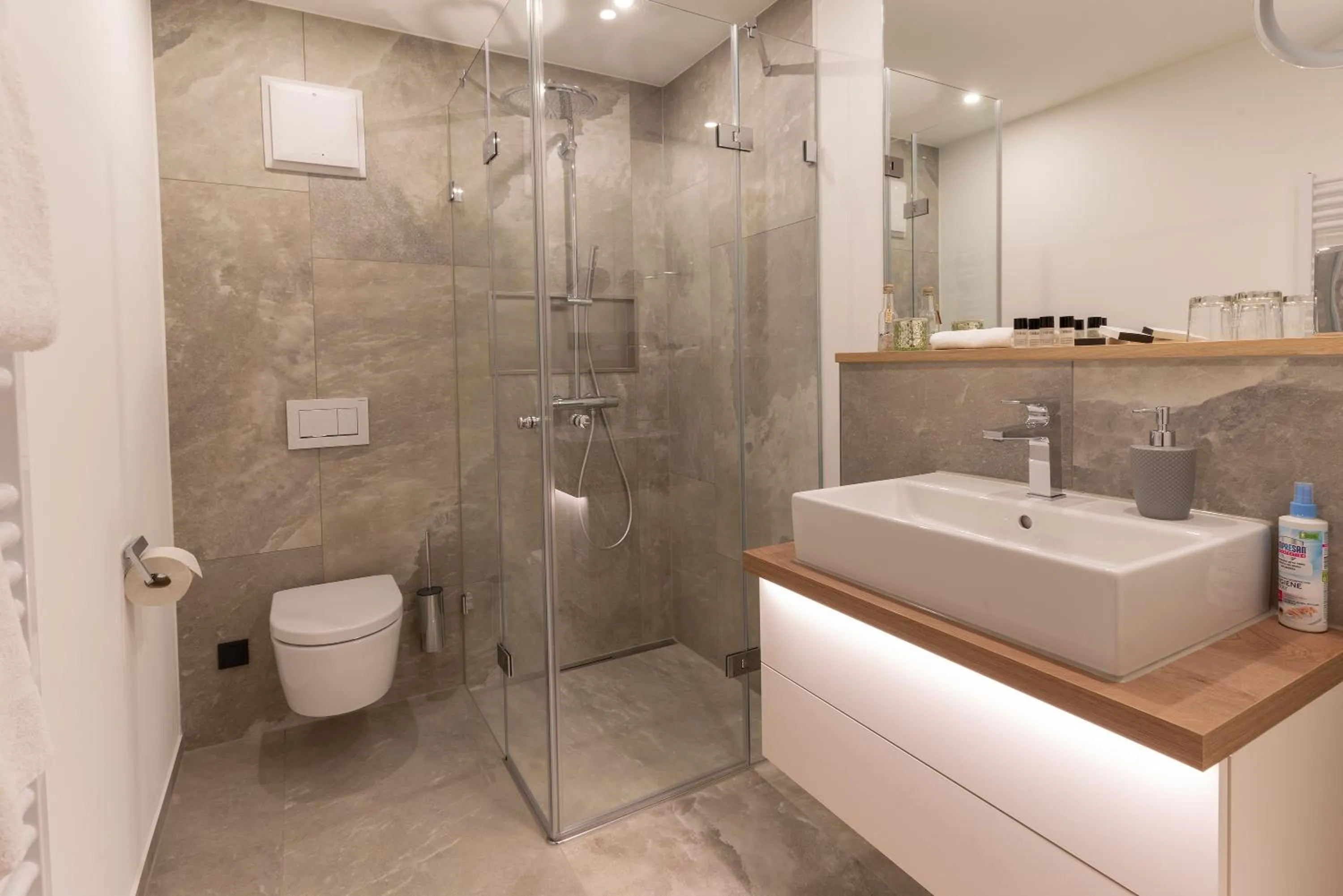 Bathroom in Hotel ten Hoopen Restaurant Deele