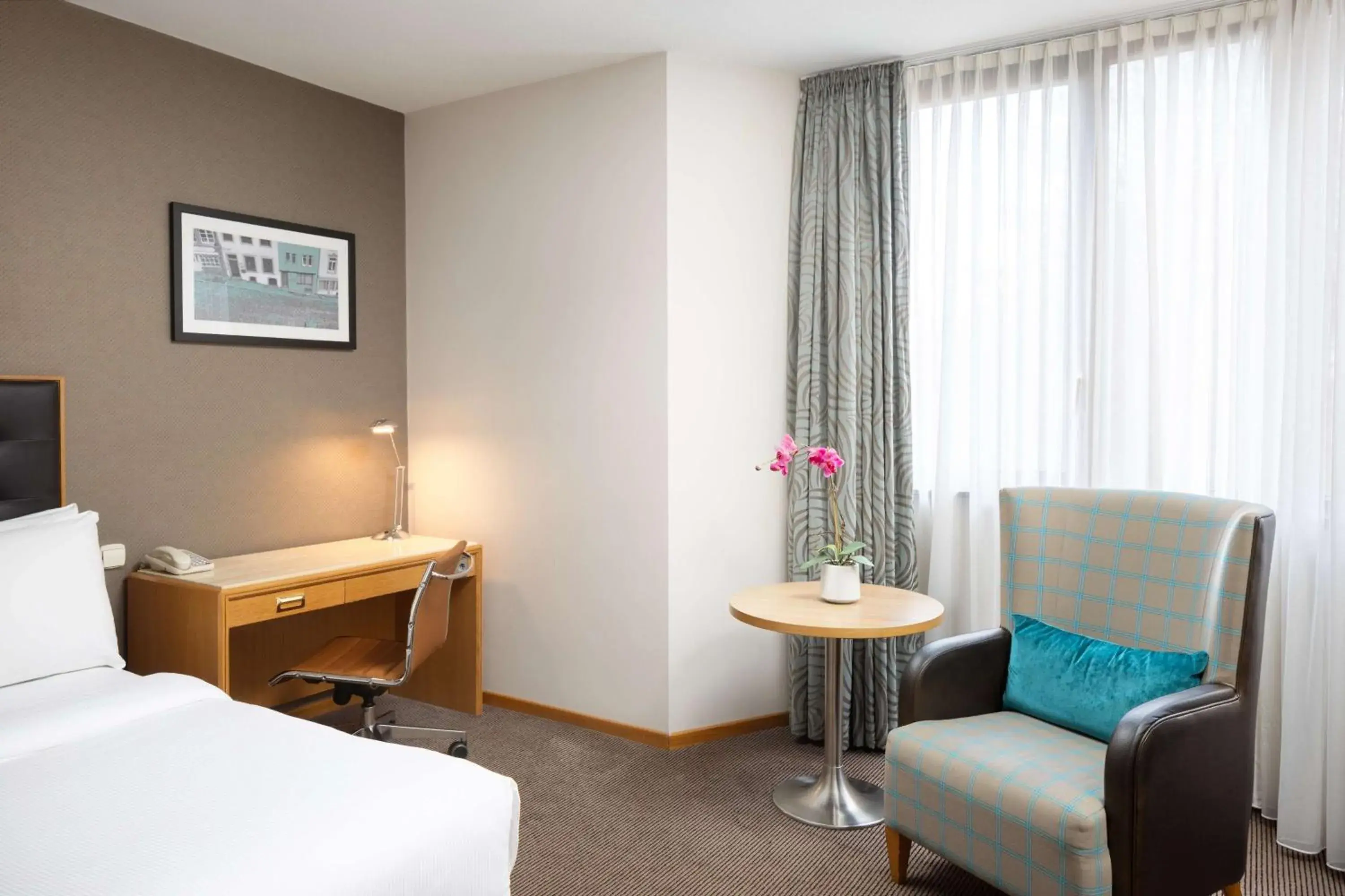 Bedroom, Bed in DoubleTree by Hilton Luxembourg Bedroom, Bed in DoubleTree by Hilton Luxembourg