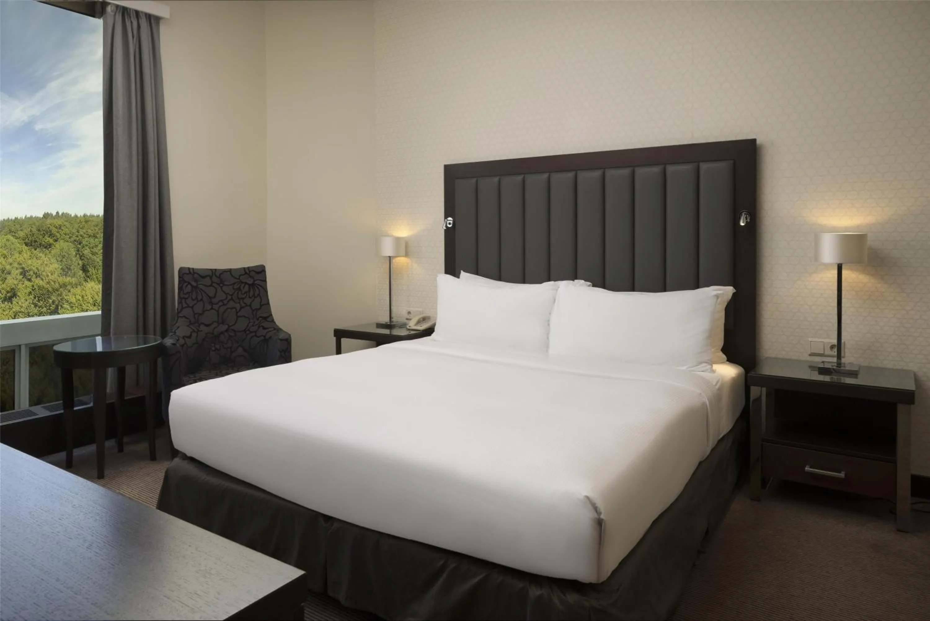 Bed in DoubleTree by Hilton Luxembourg