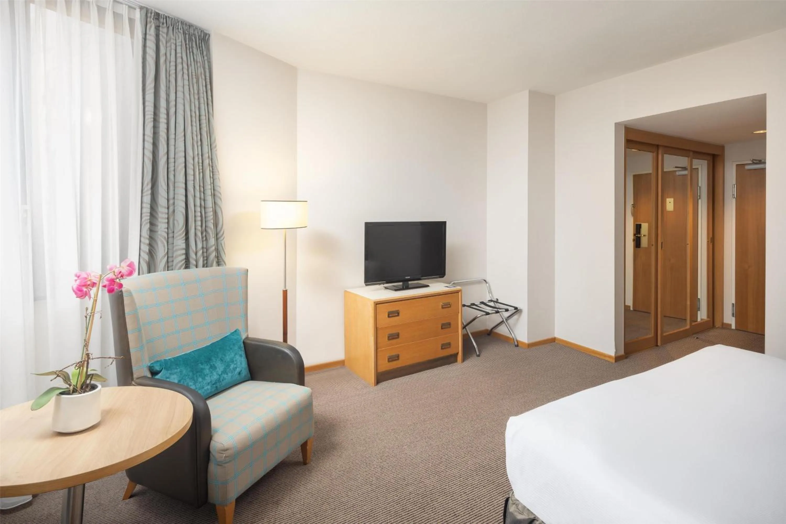 Bed in DoubleTree by Hilton Luxembourg