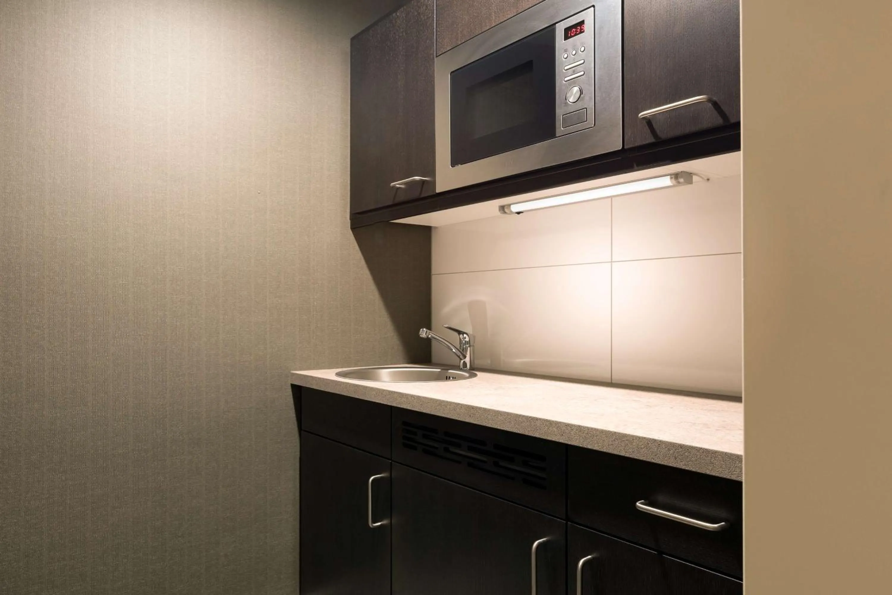 Kitchen or kitchenette in DoubleTree by Hilton Luxembourg