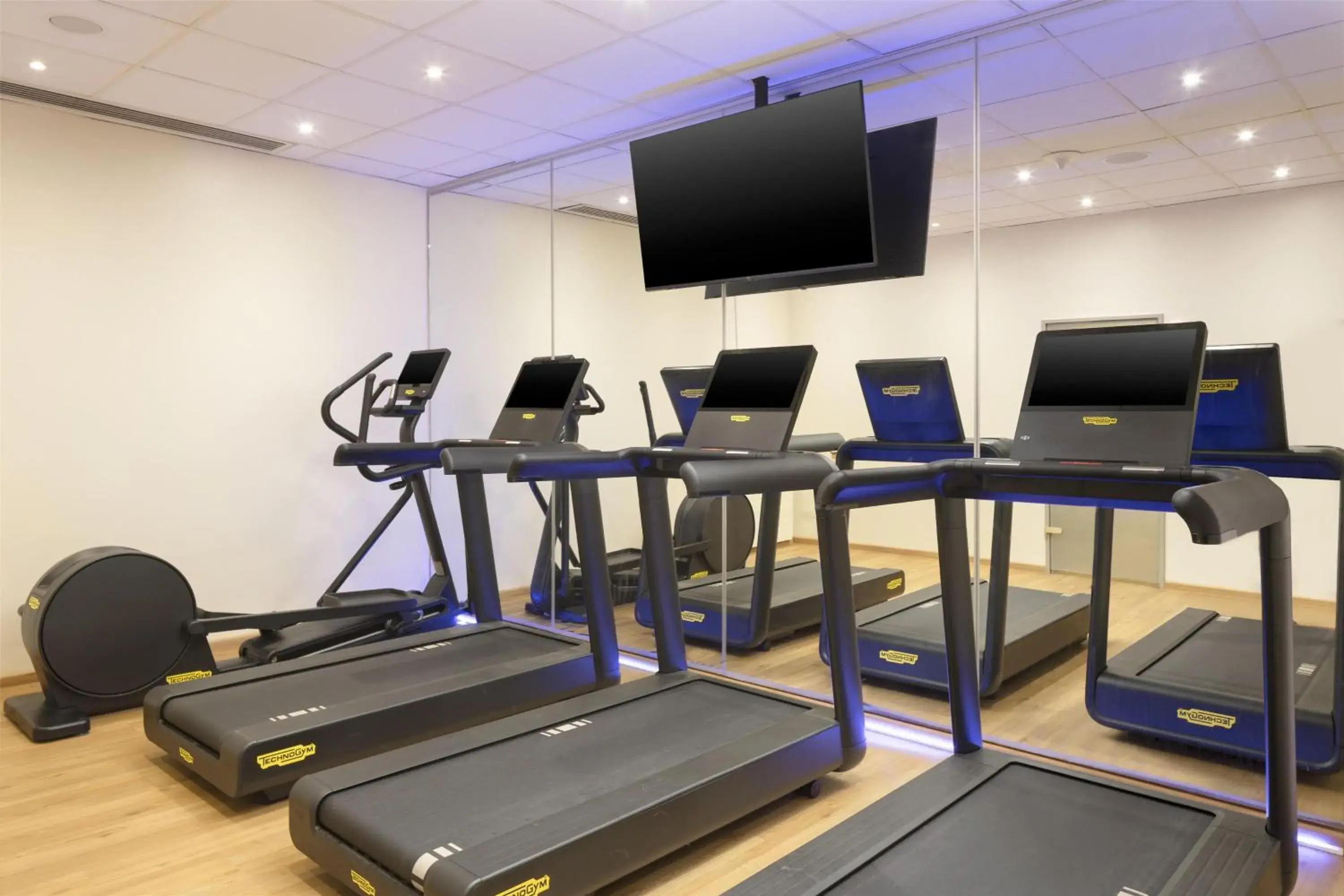 Fitness centre/facilities in DoubleTree by Hilton Luxembourg Fitness centre/facilities in DoubleTree by Hilton Luxembourg