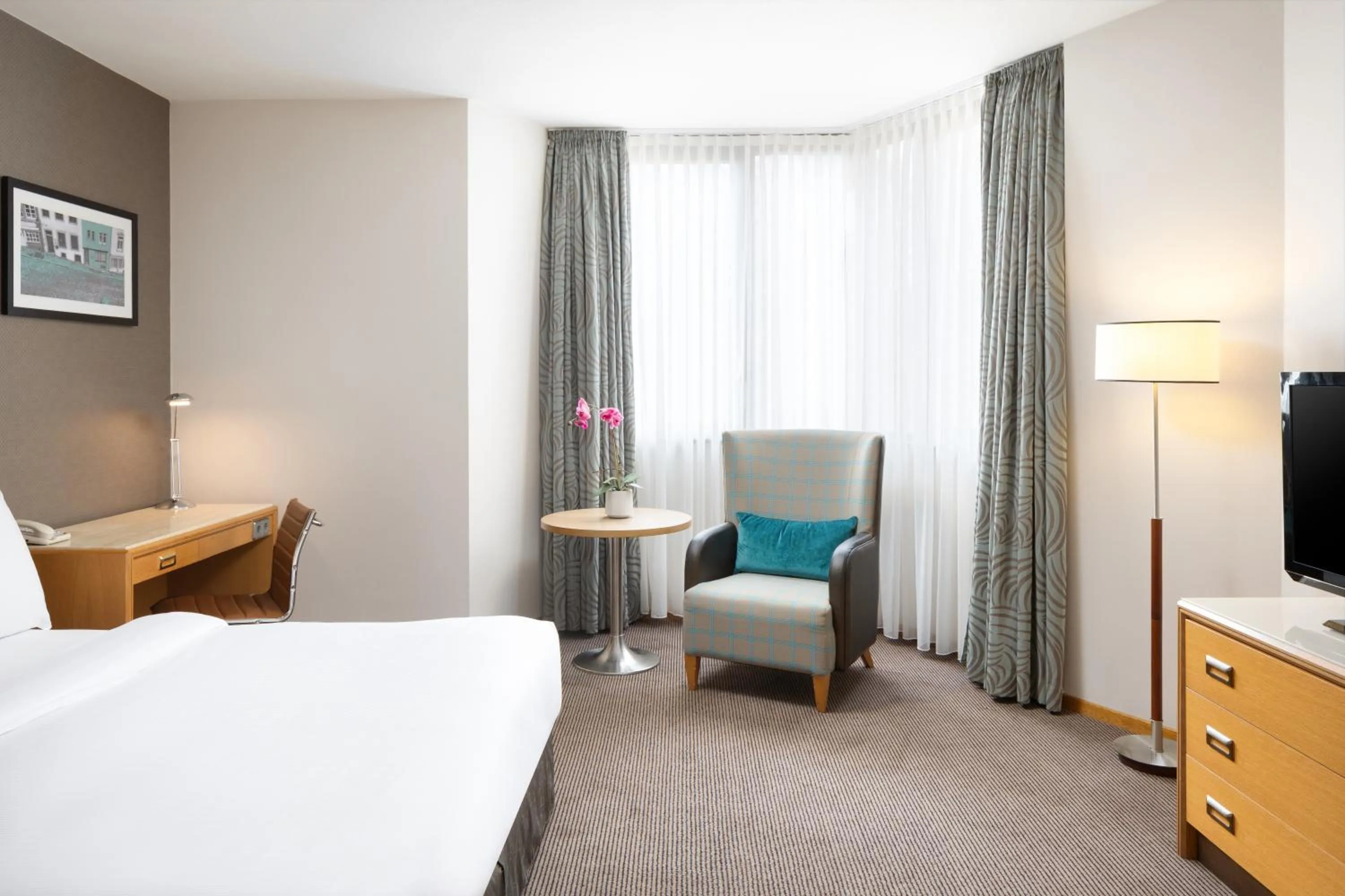 Bedroom, Bed in DoubleTree by Hilton Luxembourg