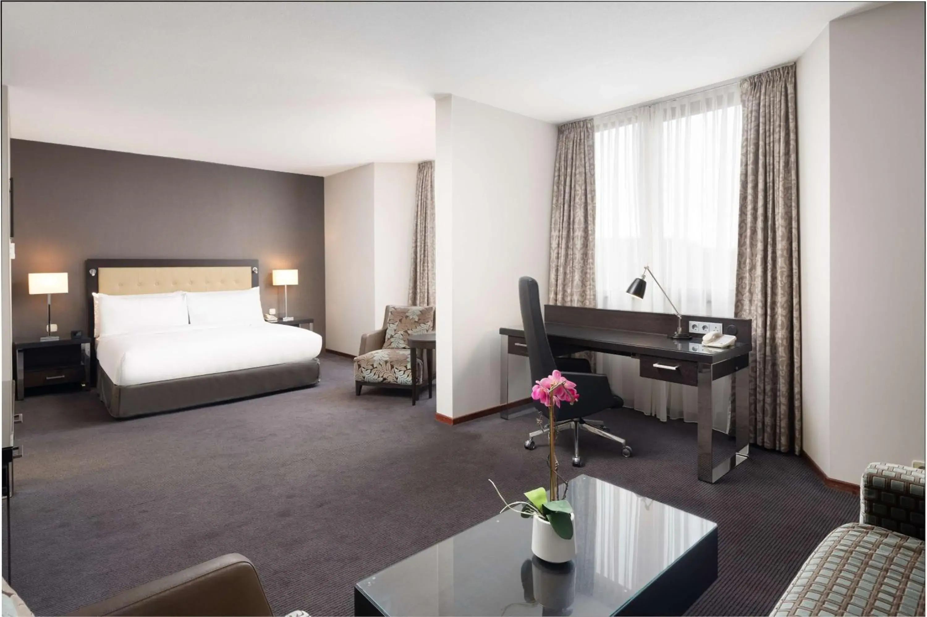 Bedroom, Bed in DoubleTree by Hilton Luxembourg Bedroom, Bed in DoubleTree by Hilton Luxembourg
