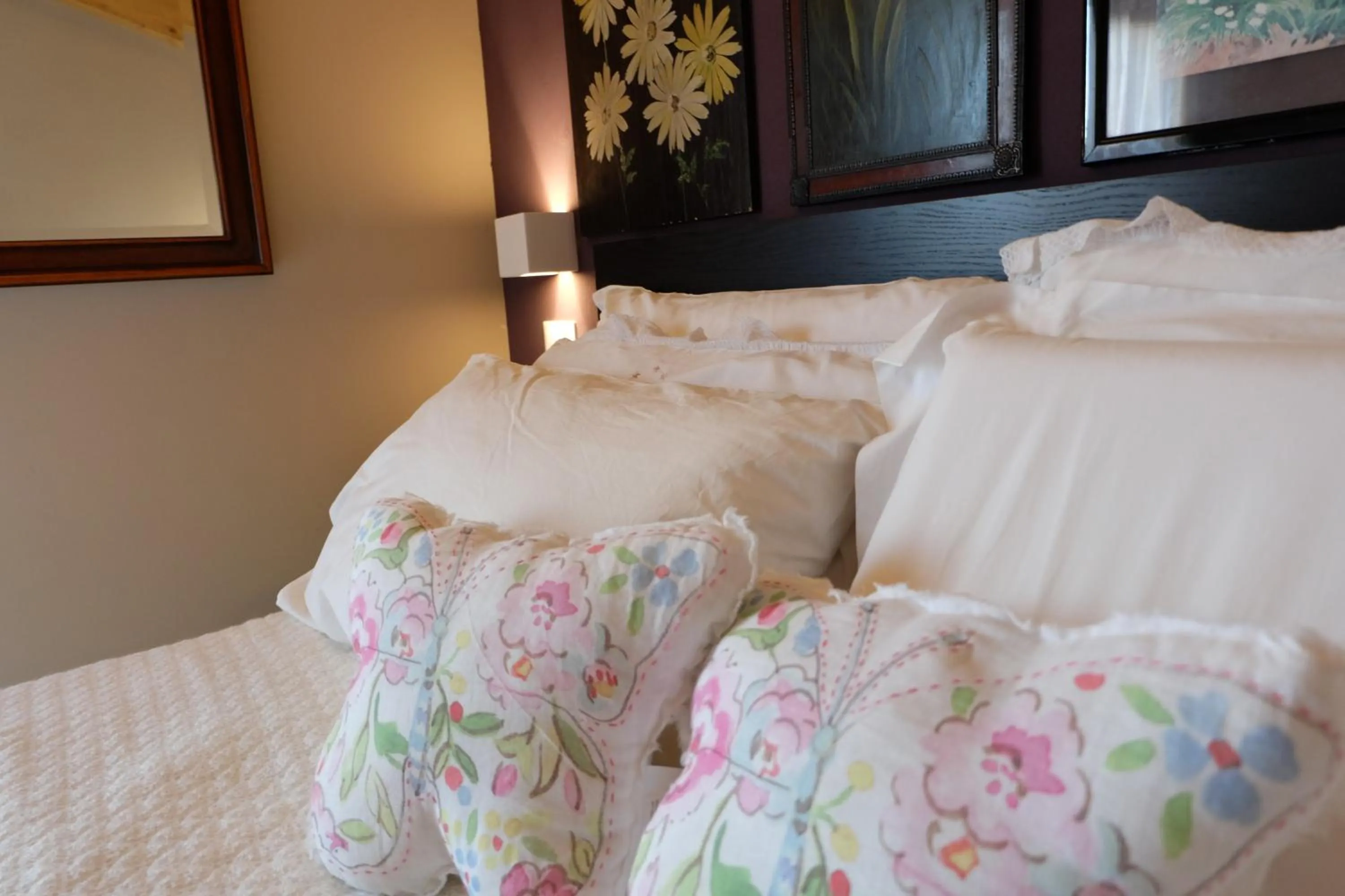 Decorative detail, Bed in Milano B&B