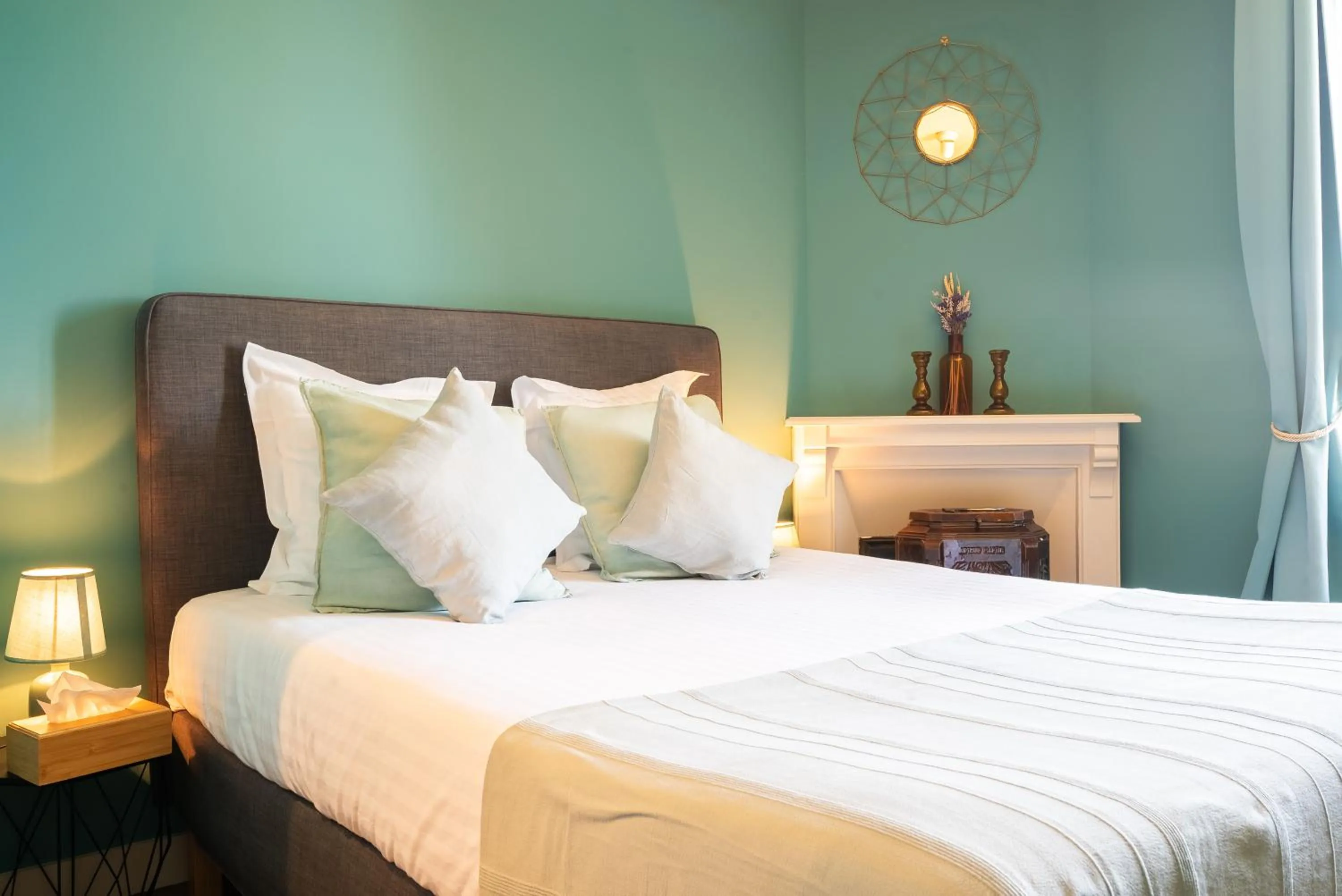 Bed in Dupain & Dubeurre Appart'hôtel - Parking en supp