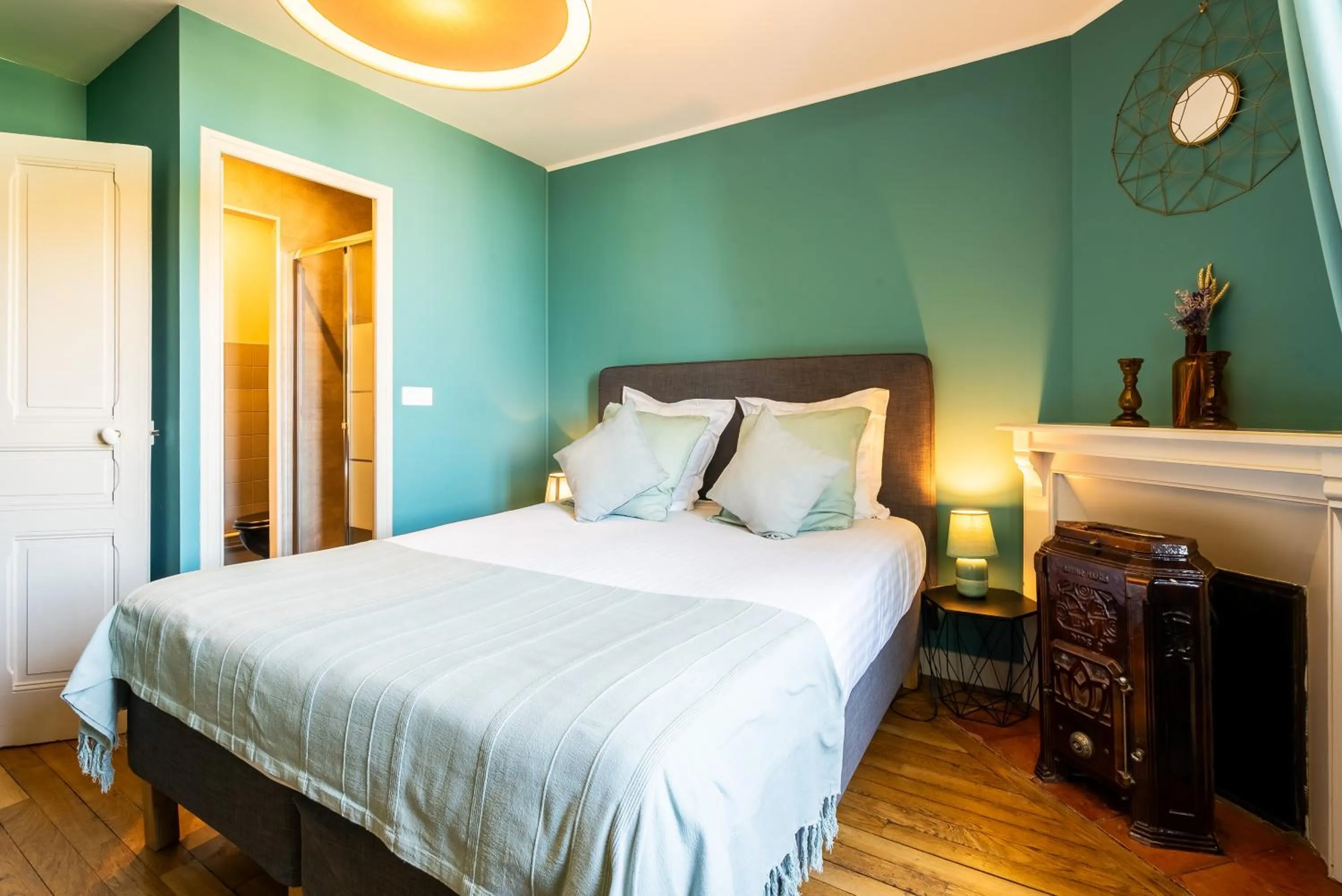 Bed in Dupain & Dubeurre Appart'hôtel - Parking en supp