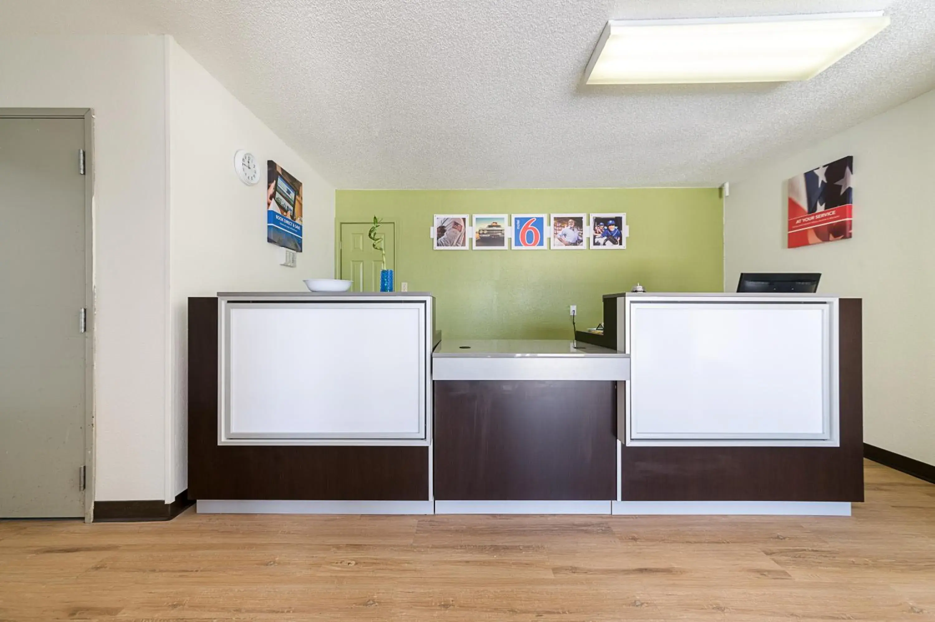 Lobby or reception in Motel 6-New Iberia, LA Lobby or reception in Motel 6-New Iberia, LA