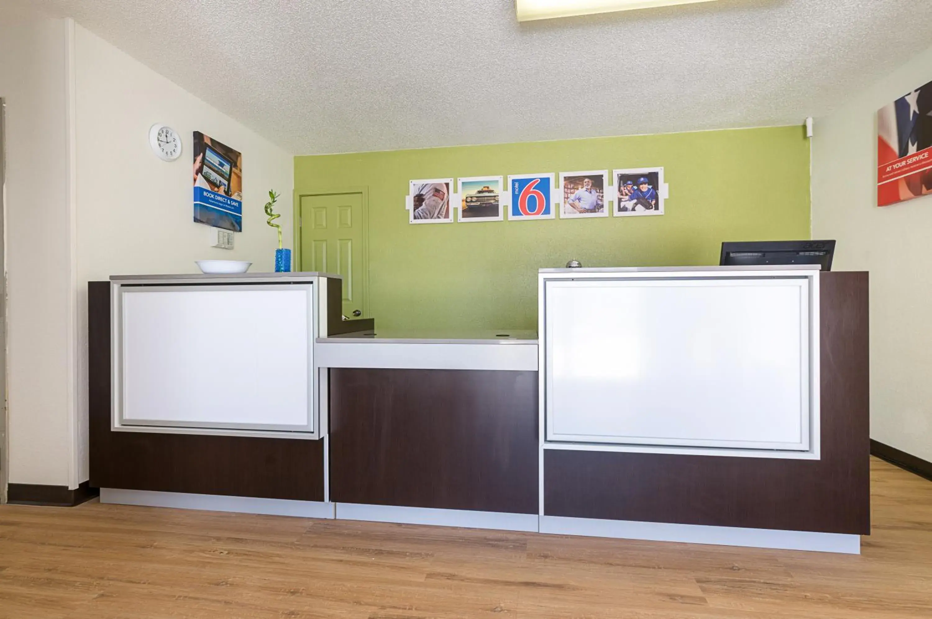 Lobby or reception in Motel 6-New Iberia, LA Lobby or reception in Motel 6-New Iberia, LA