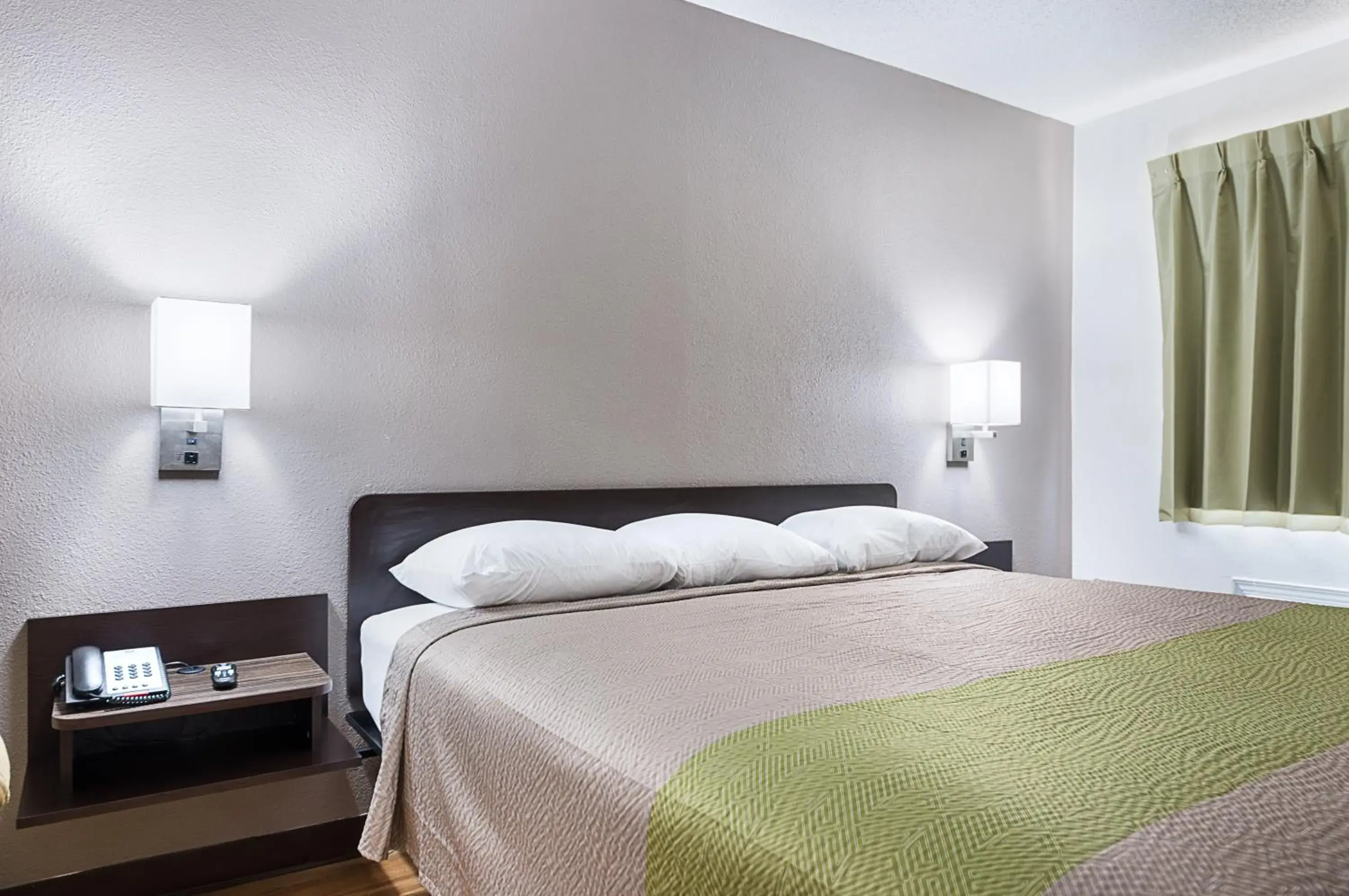 Bedroom, Bed in Motel 6-New Iberia, LA Bedroom, Bed in Motel 6-New Iberia, LA