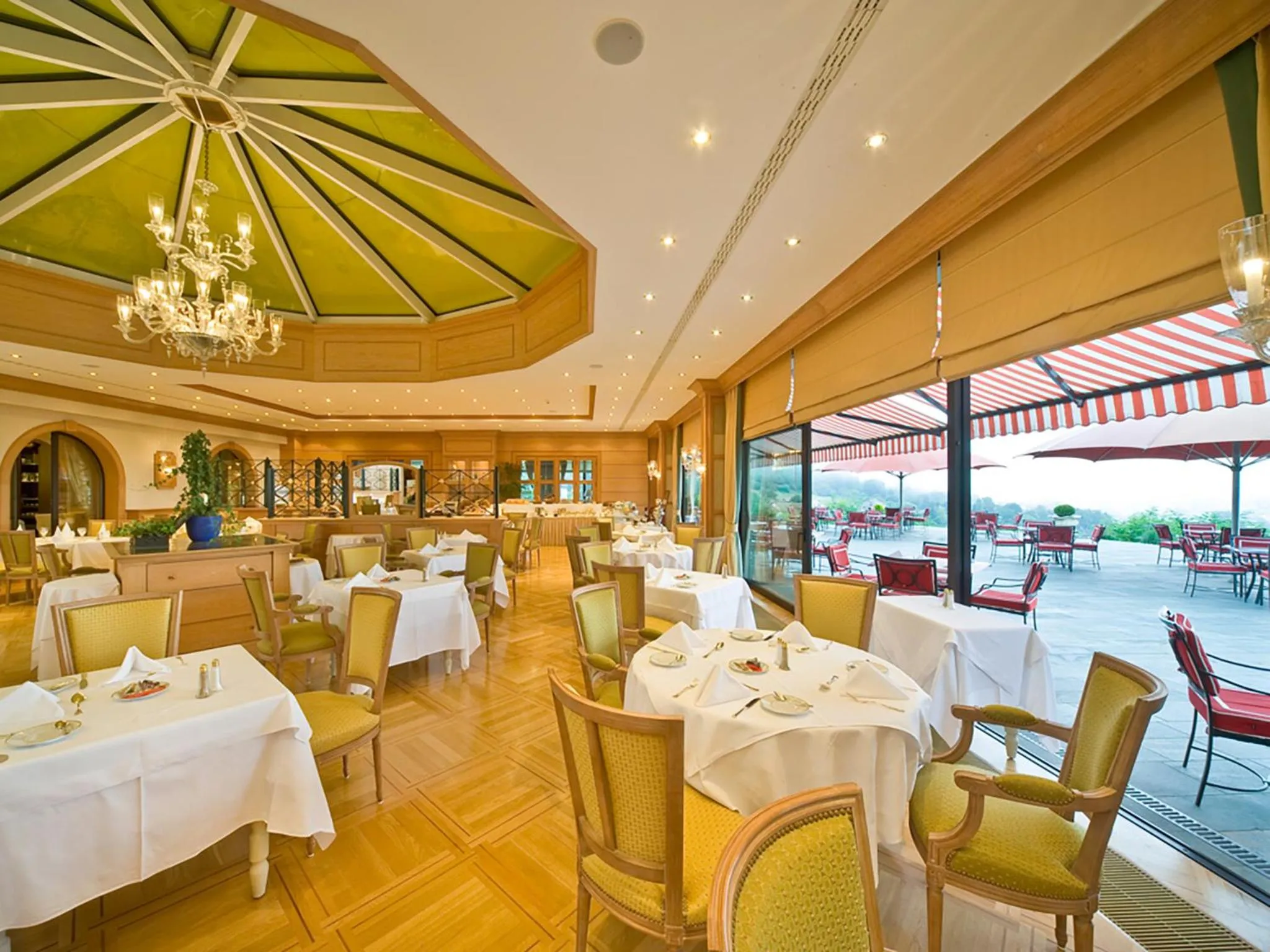 Restaurant/places to eat in Eden au Lac