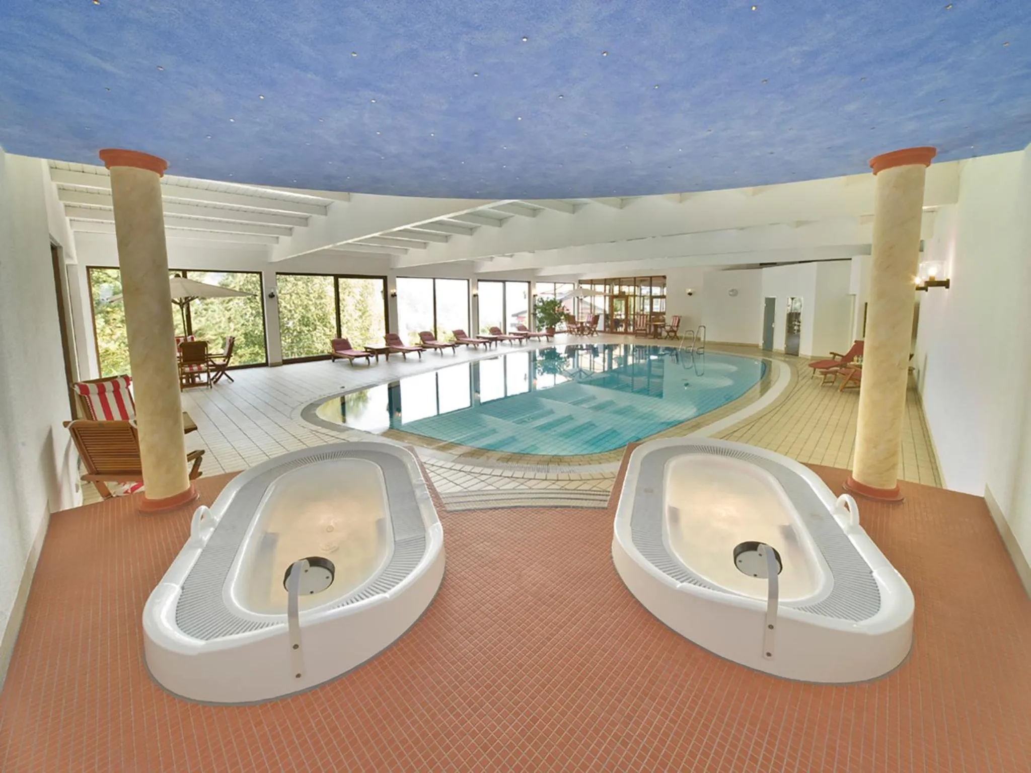 Swimming pool in Eden au Lac