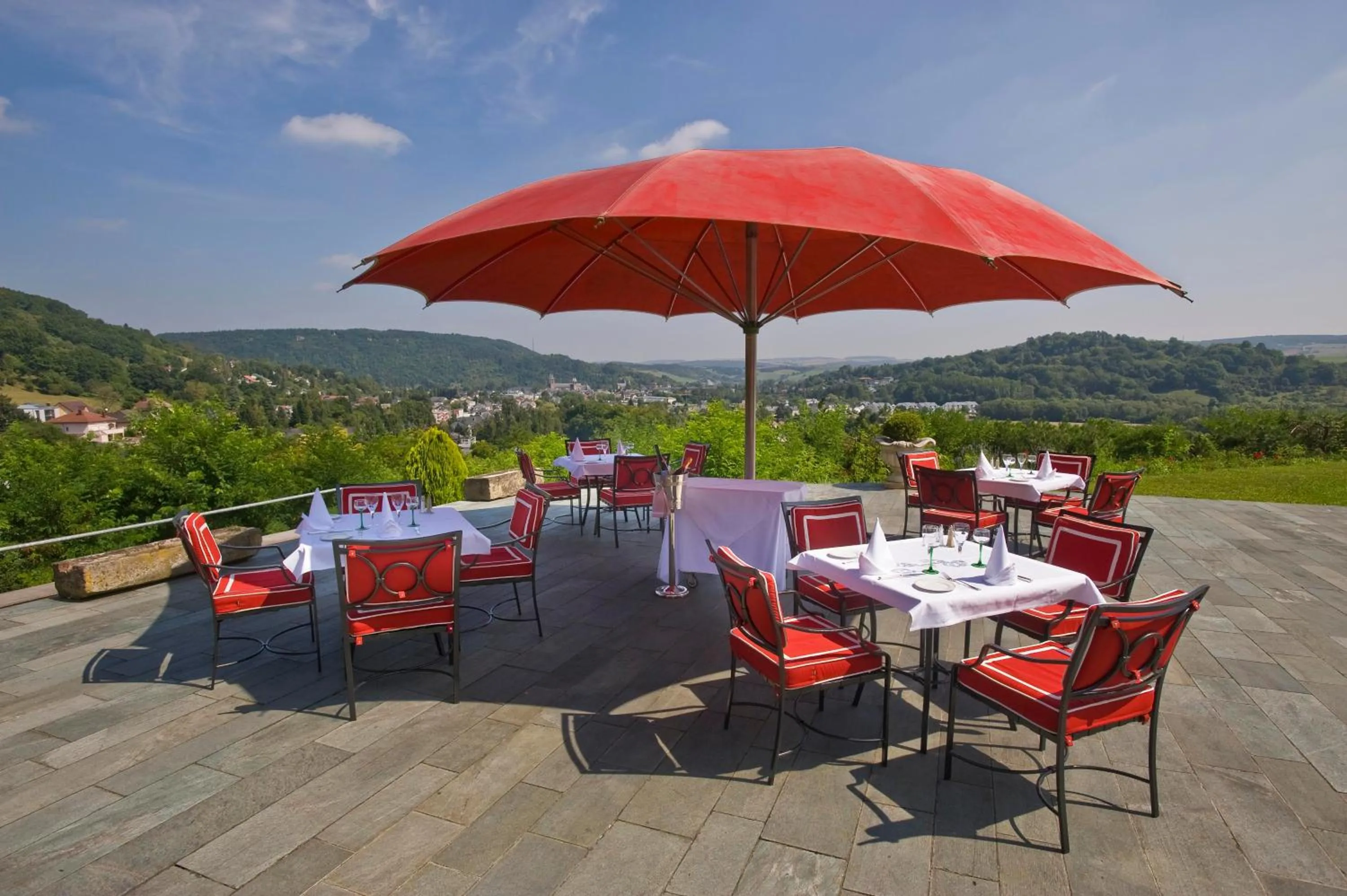 Restaurant/places to eat in Eden au Lac