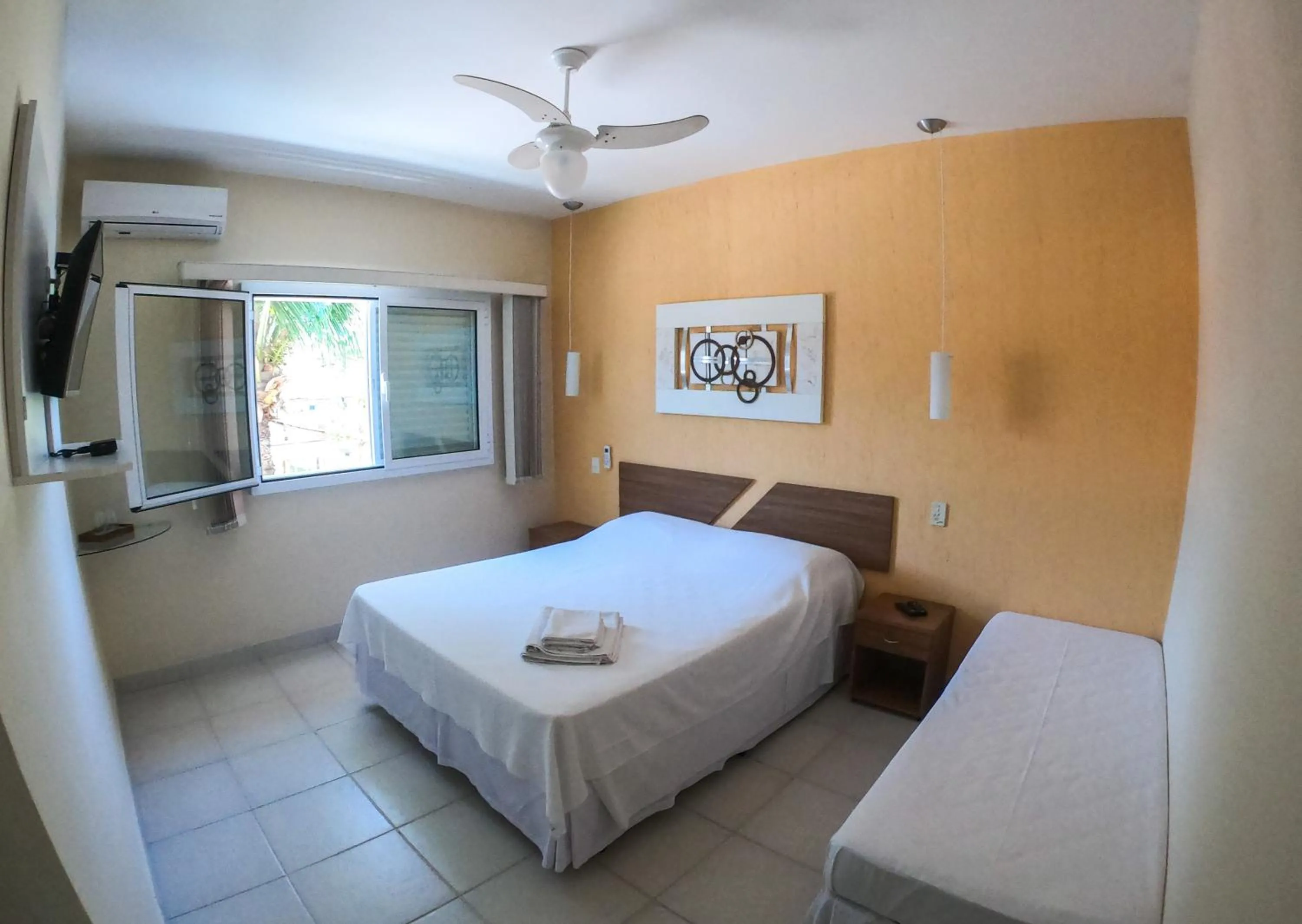 Photo of the whole room, Bed in Pousada Etoile
