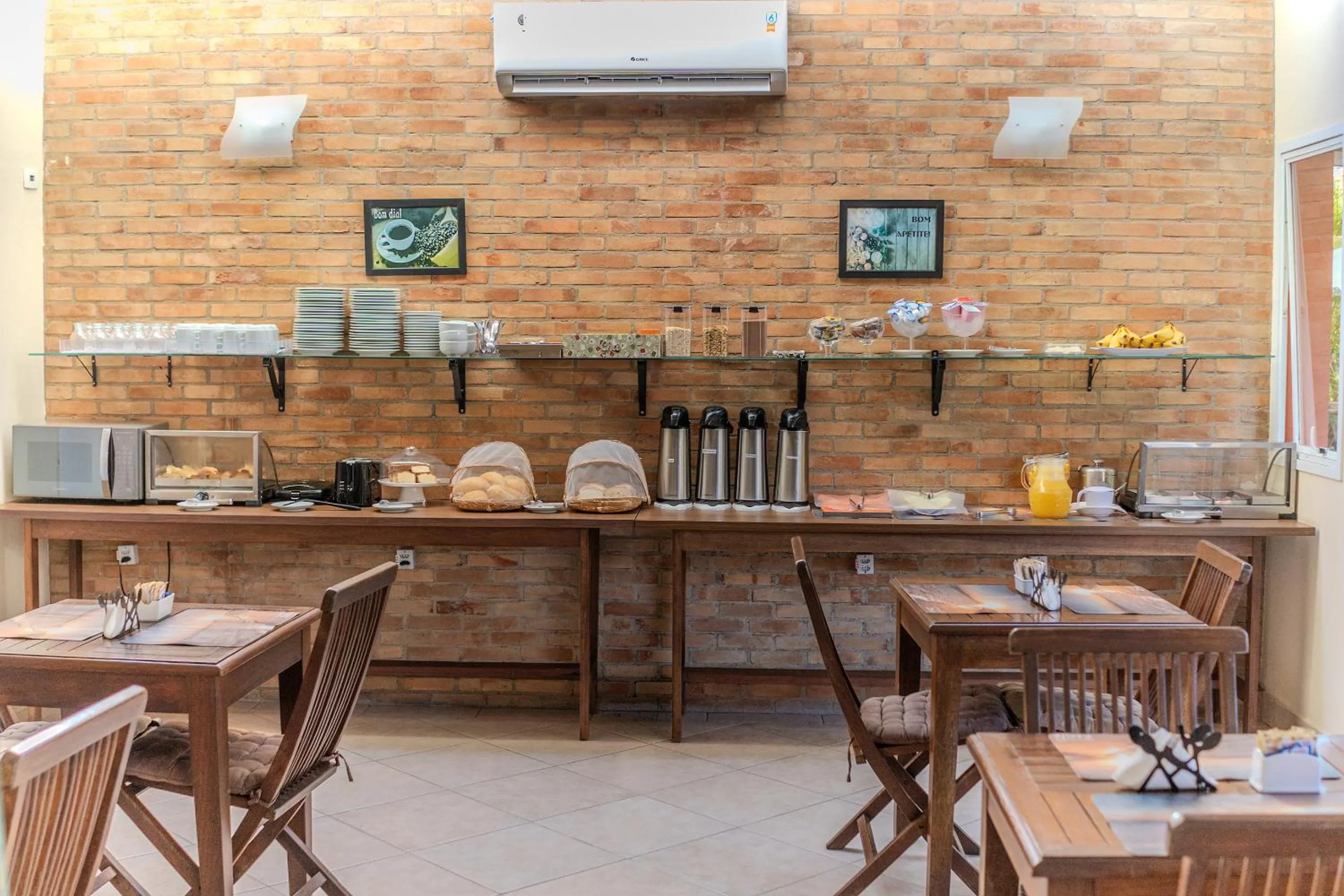 Breakfast in Pousada Etoile