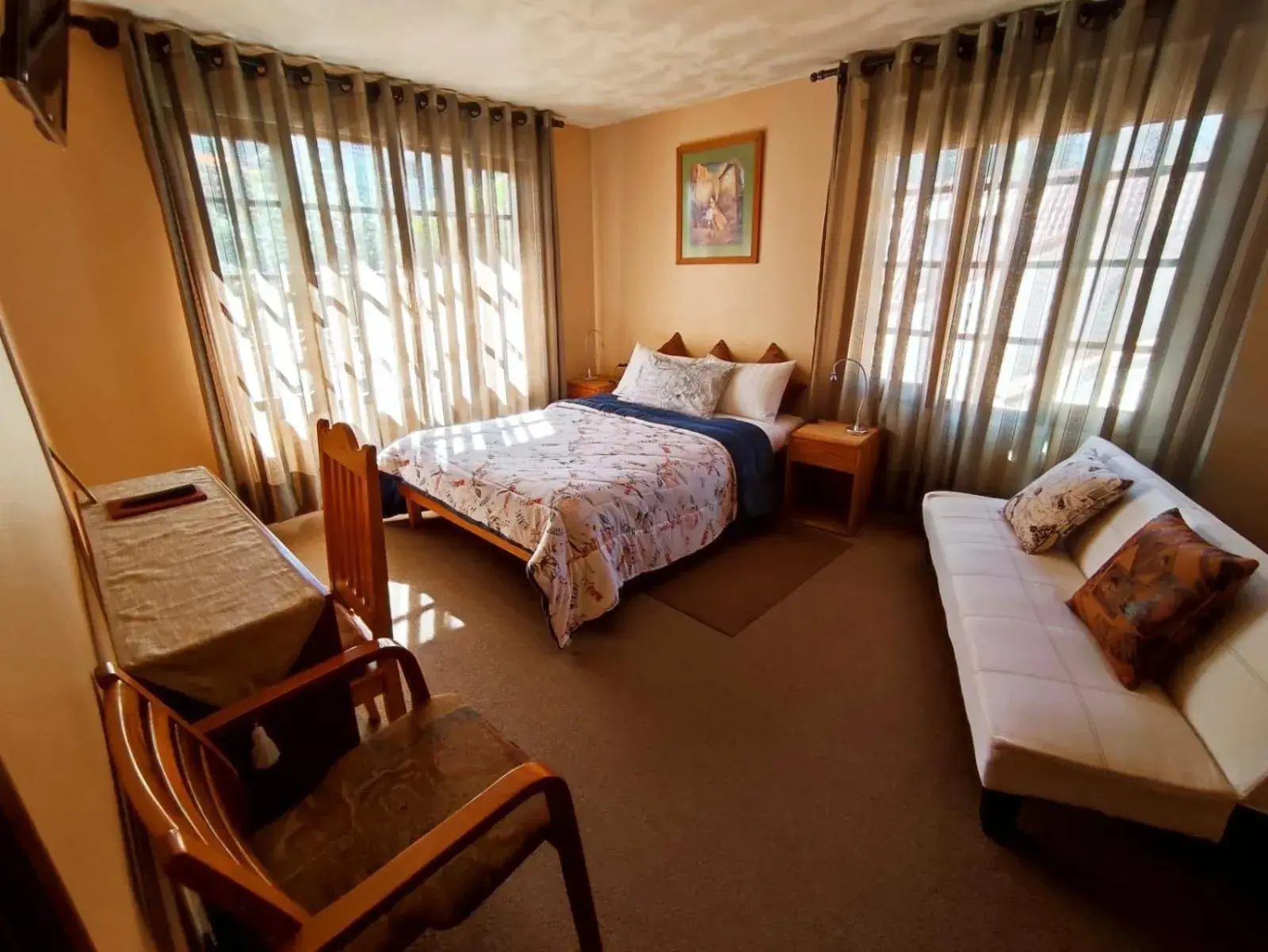 Comfort Triple Room with Shower - single occupancy in Hotel Boutique La Casa de Margarita Comfort Triple Room with Shower - single occupancy in Hotel Boutique La Casa de Margarita