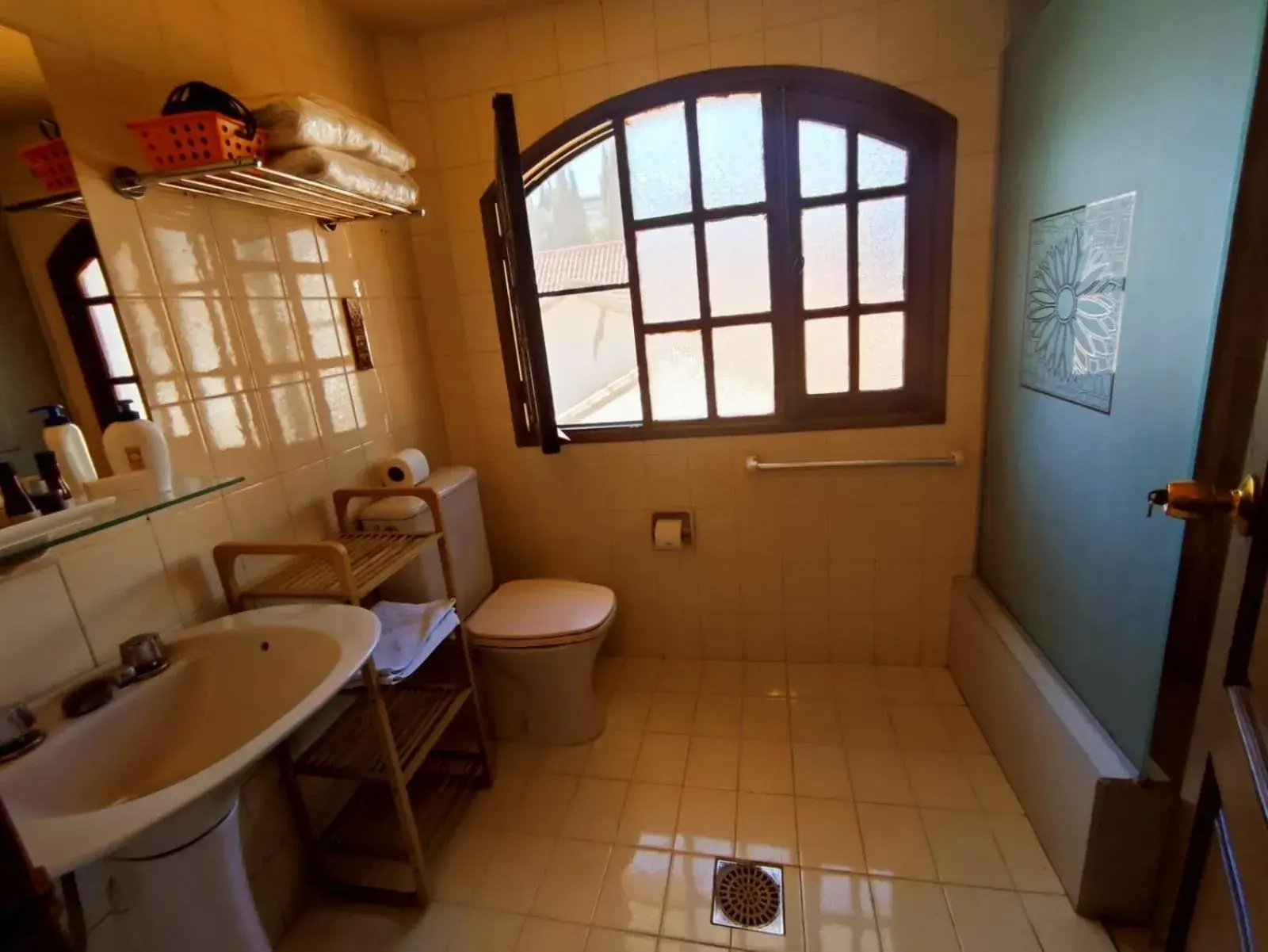 Comfort Triple Room with Shower - single occupancy in Hotel Boutique La Casa de Margarita Comfort Triple Room with Shower - single occupancy in Hotel Boutique La Casa de Margarita