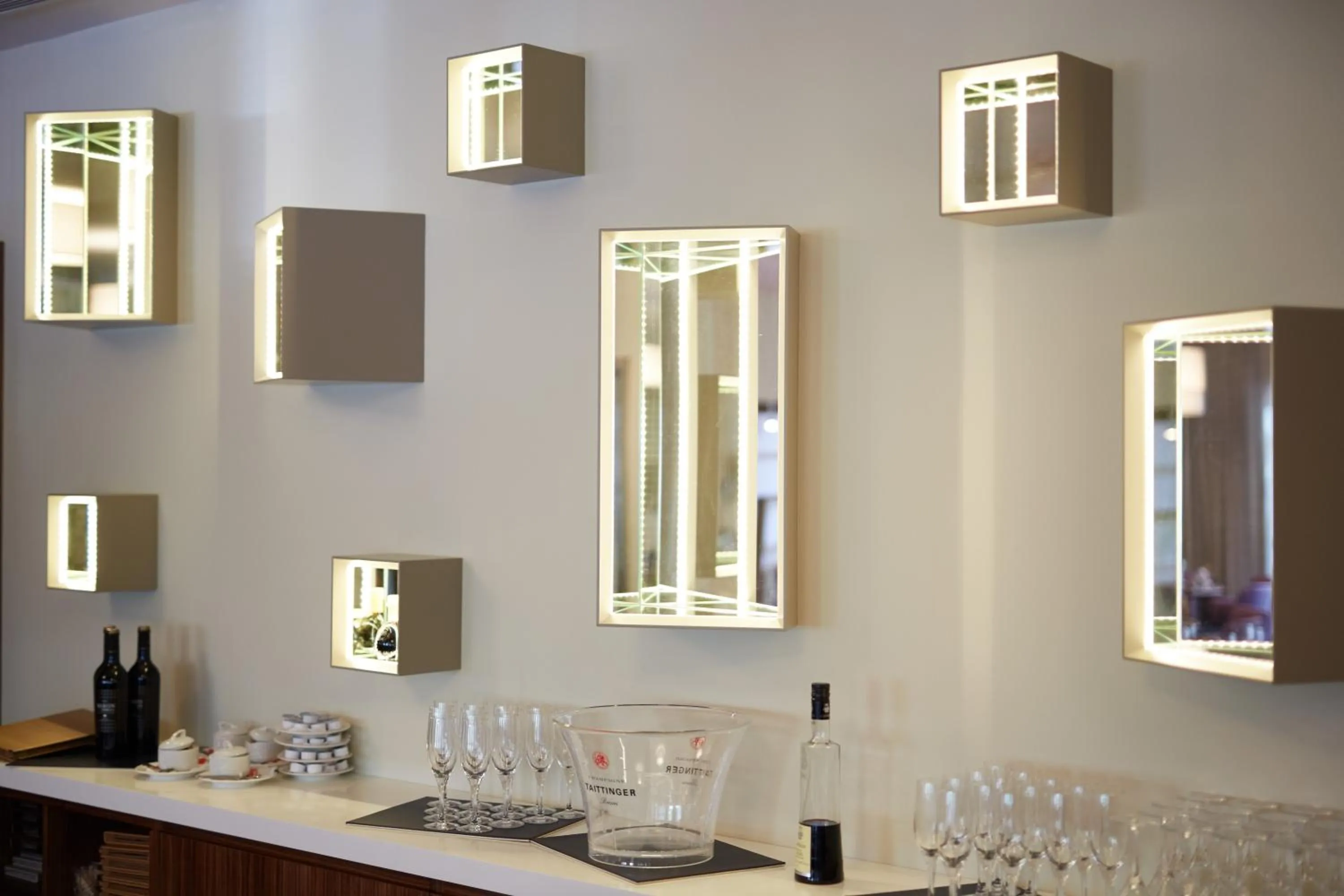 Restaurant/places to eat in Threeland Hotel